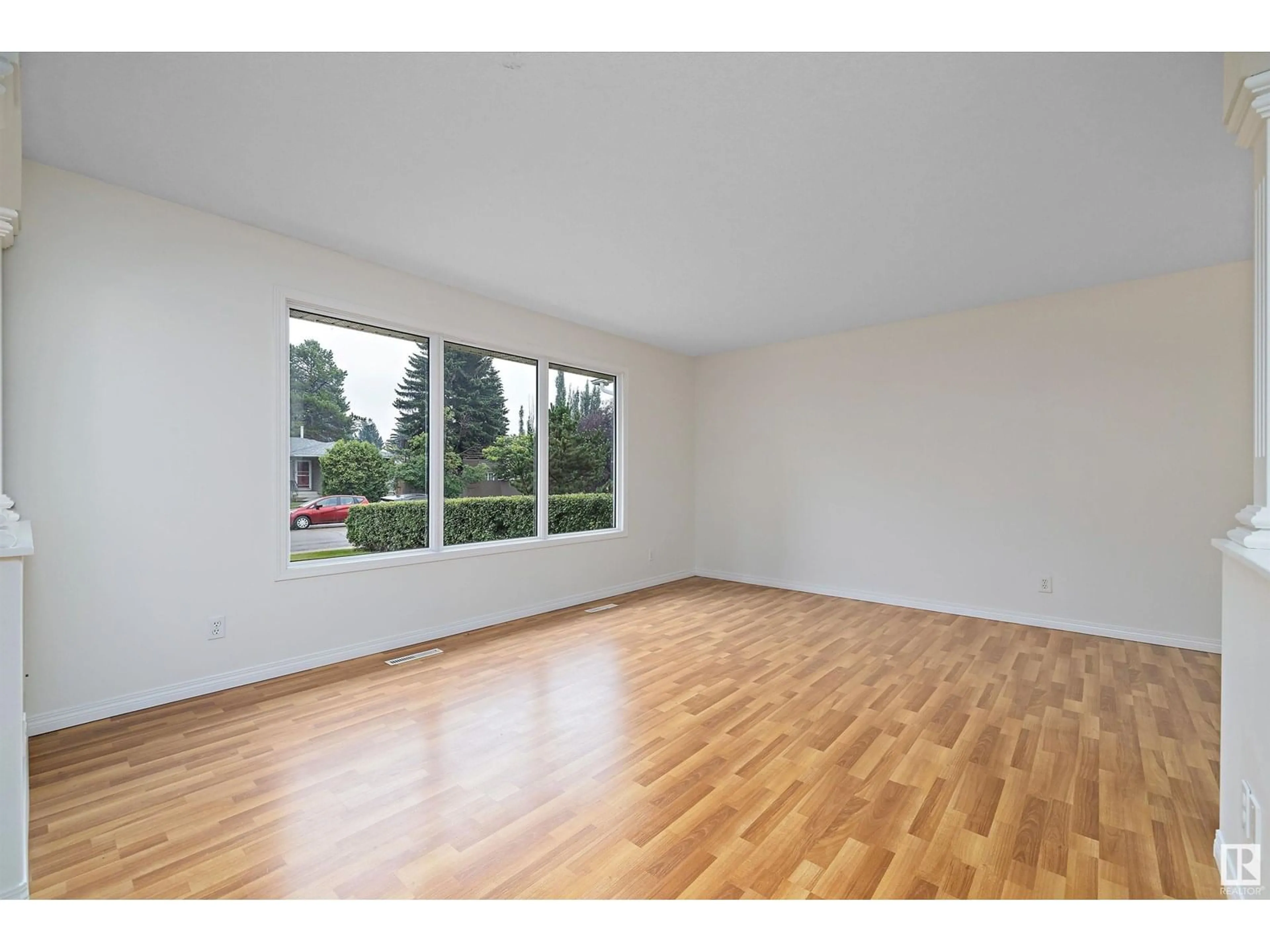 A pic of a room for 3824 110 ST, Edmonton Alberta T6J1E4