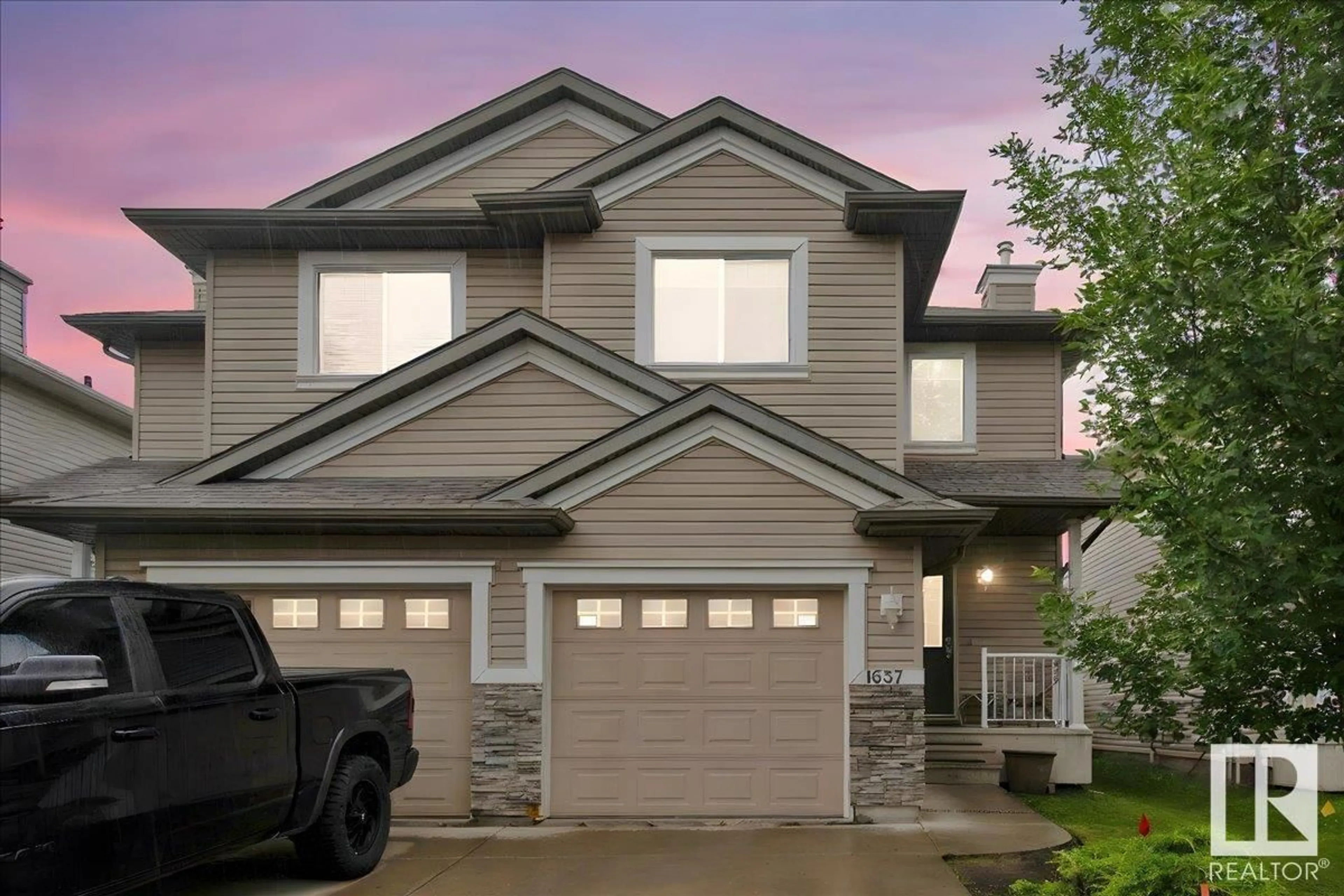 Home with vinyl exterior material, street for 1637 MELROSE PL, Edmonton Alberta T6W1X5