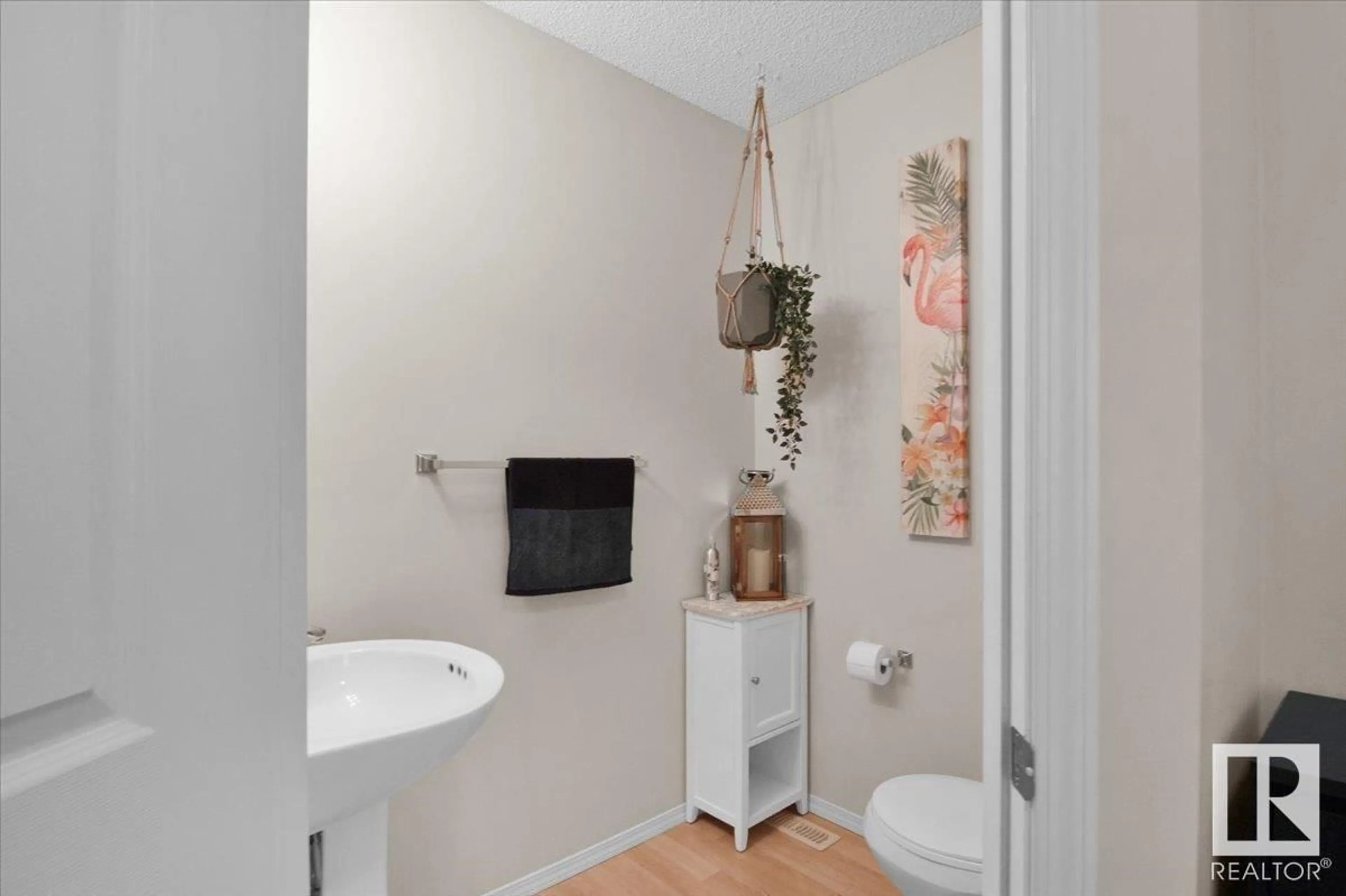 Standard bathroom, unknown for 1637 MELROSE PL, Edmonton Alberta T6W1X5