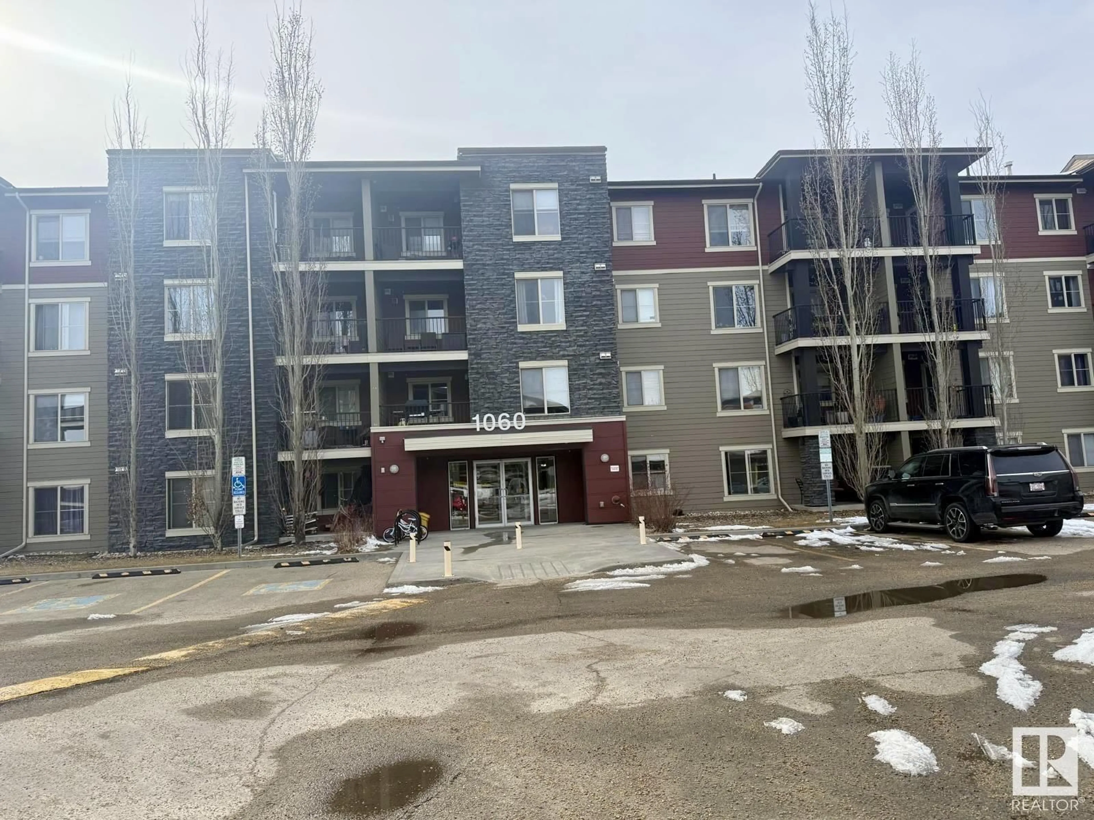 Unknown for 303 - 1060 MCCONACHIE BV, Edmonton Alberta T5J0W9