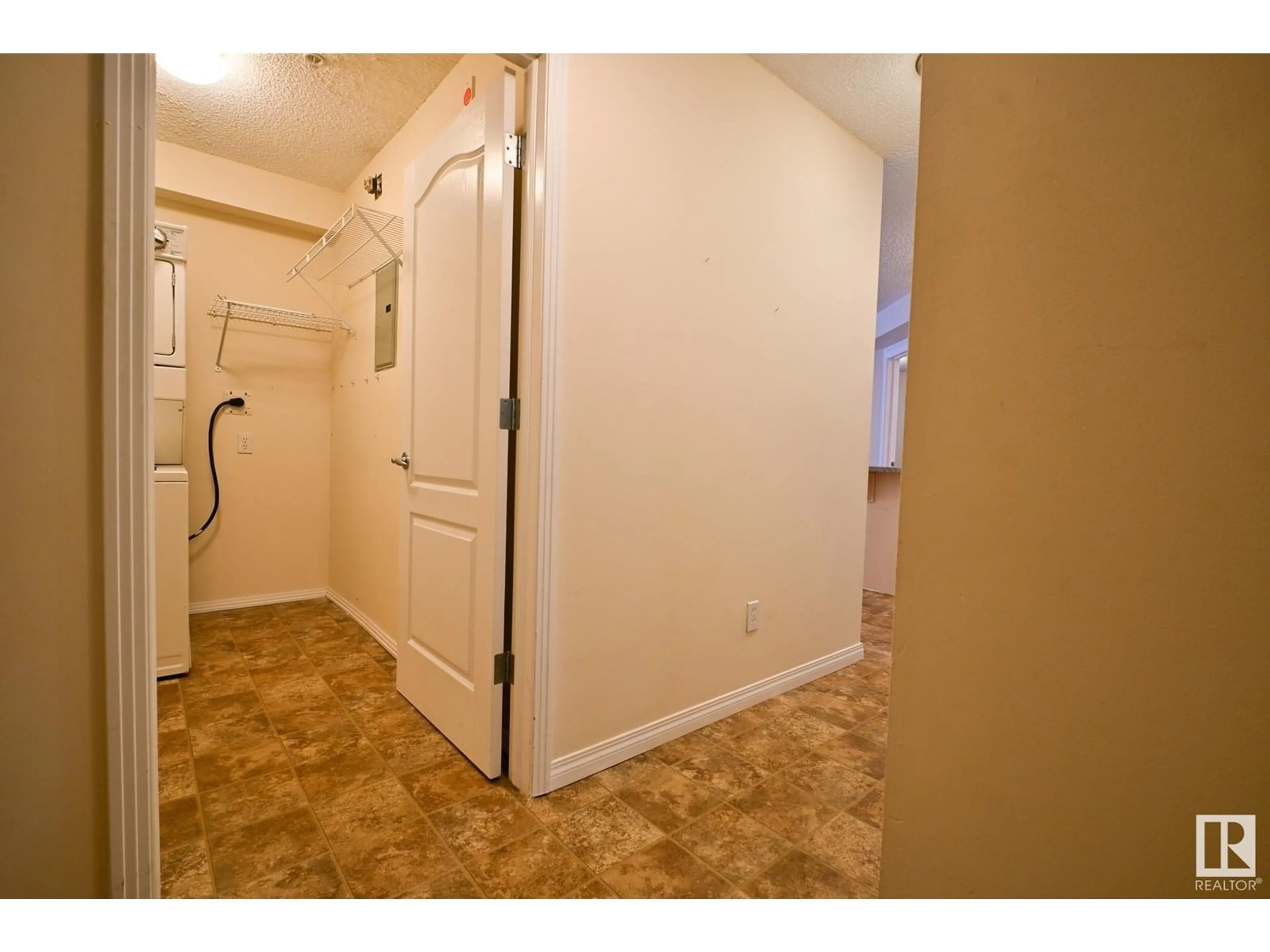 Indoor entryway for #102 - 12838 65 ST, Edmonton Alberta T5A5H3