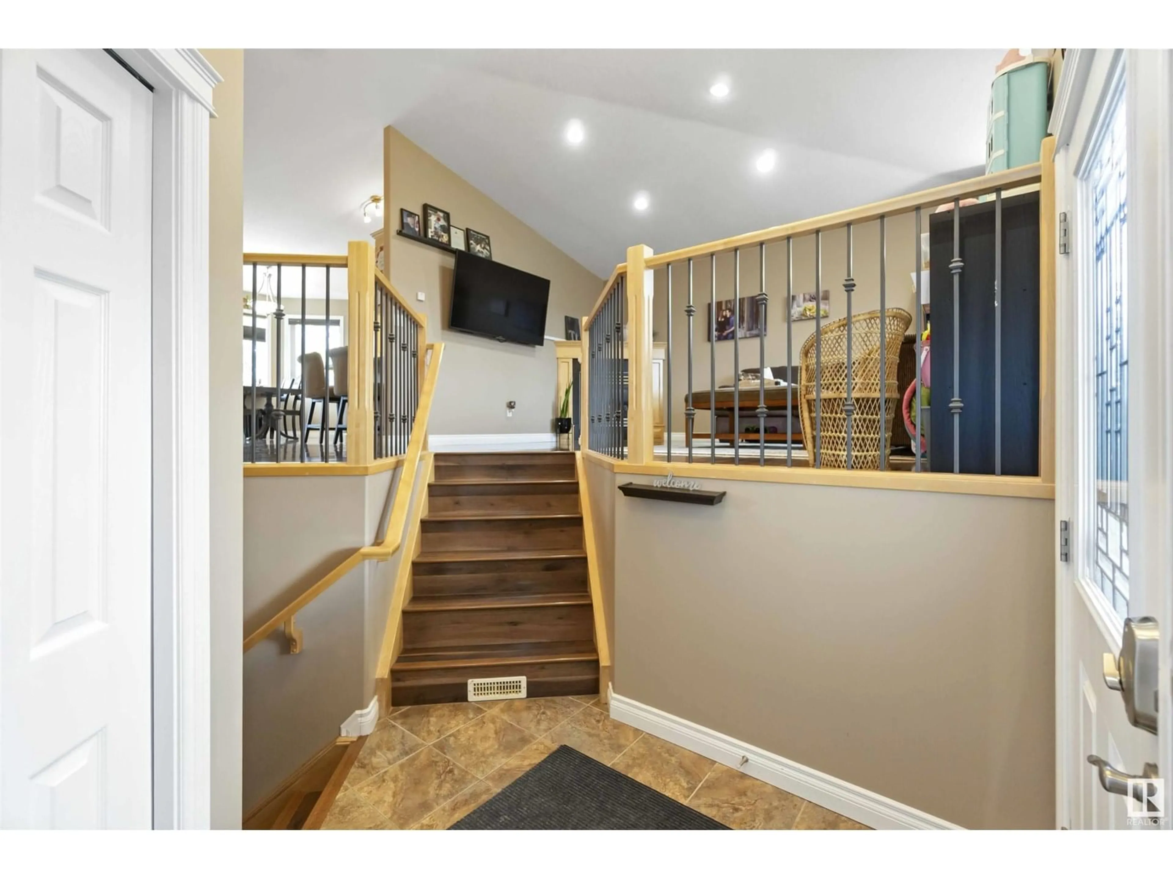 Indoor foyer for 5320 62 ST, Redwater Alberta T0A2W0