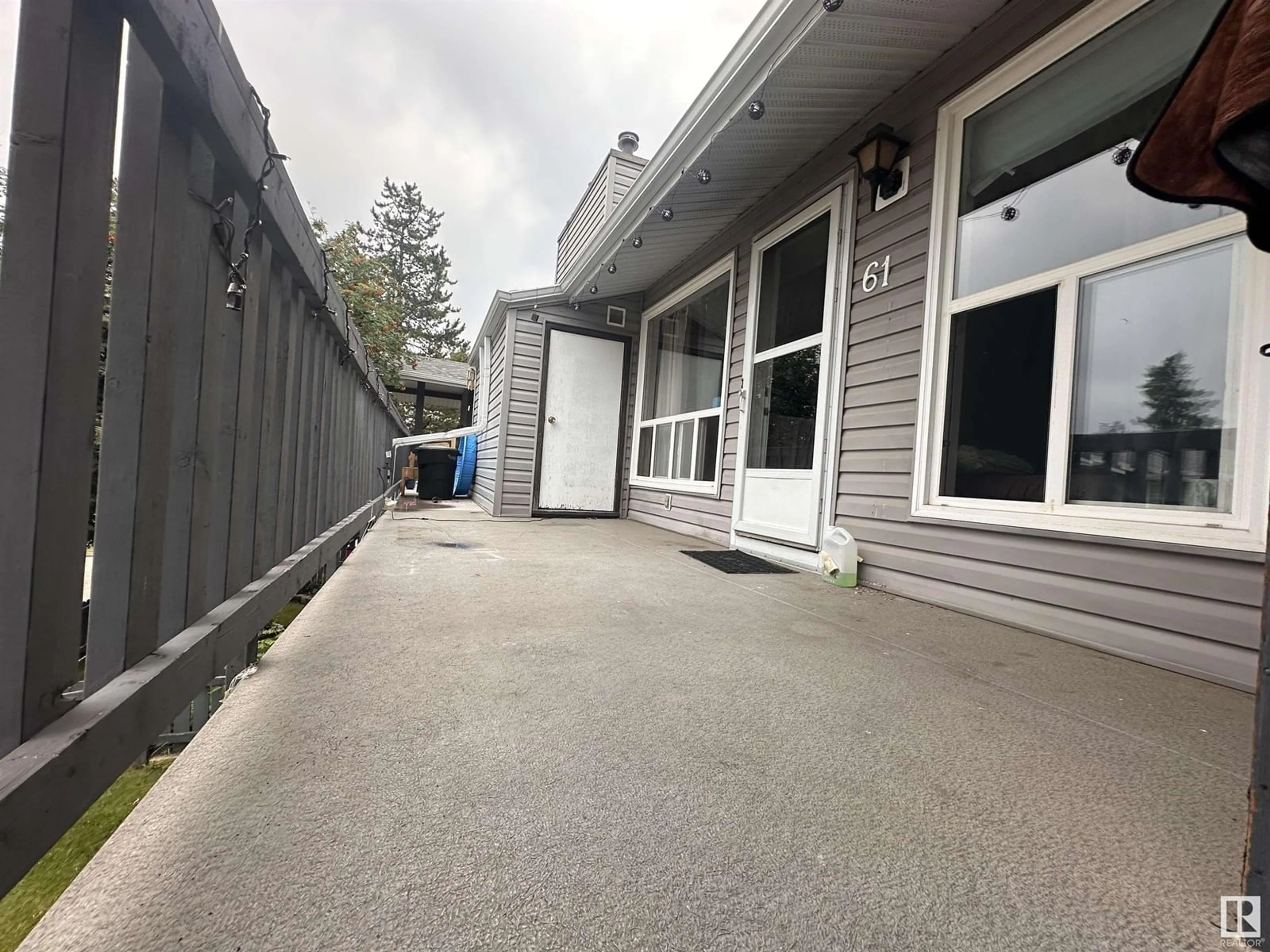 Patio, street for 1503 - 61 MILL WOODS E, Edmonton Alberta T6L4C2