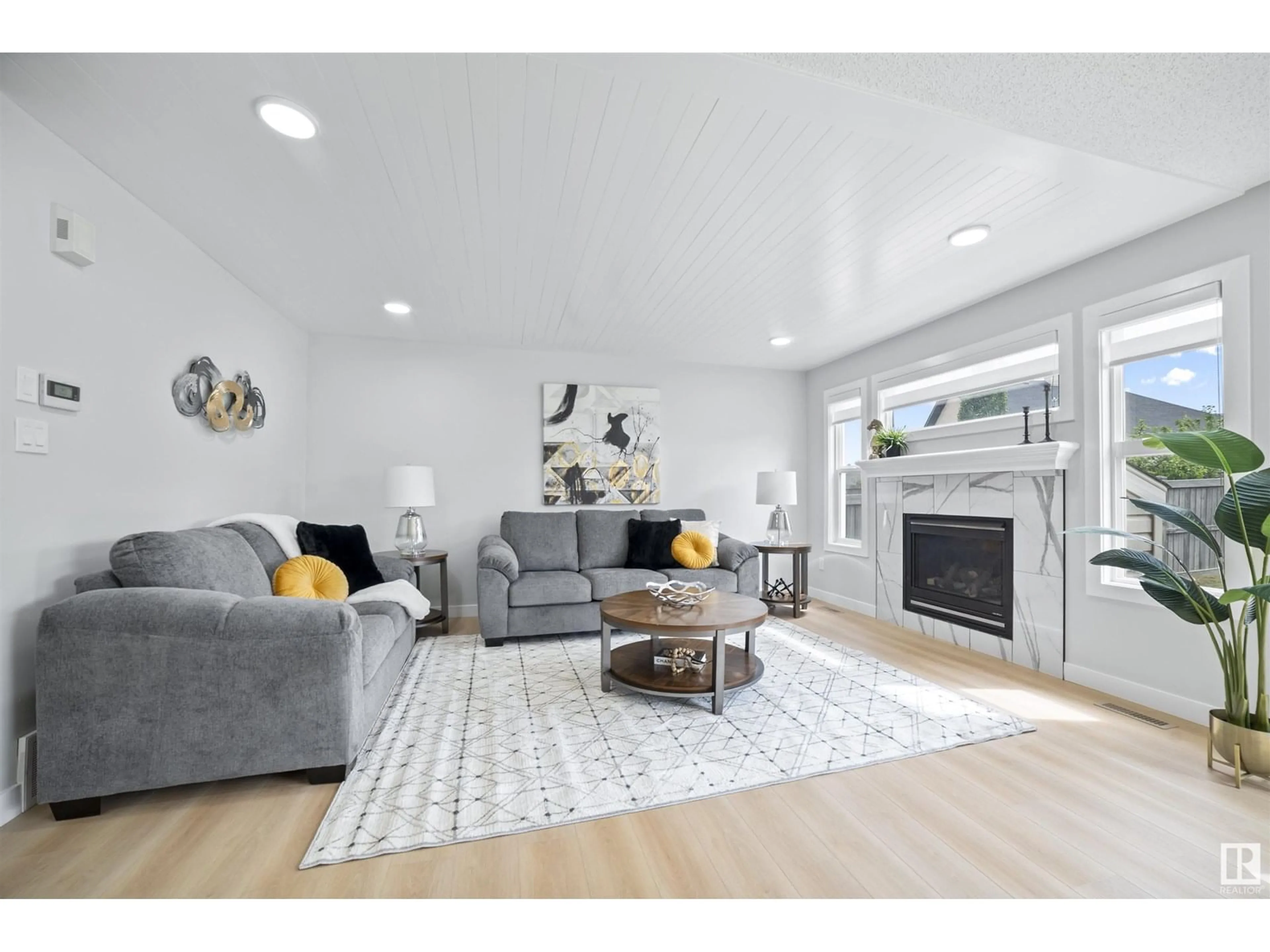 Living room with furniture, unknown for 7519 170 AV NW, Edmonton Alberta T5Z0B2