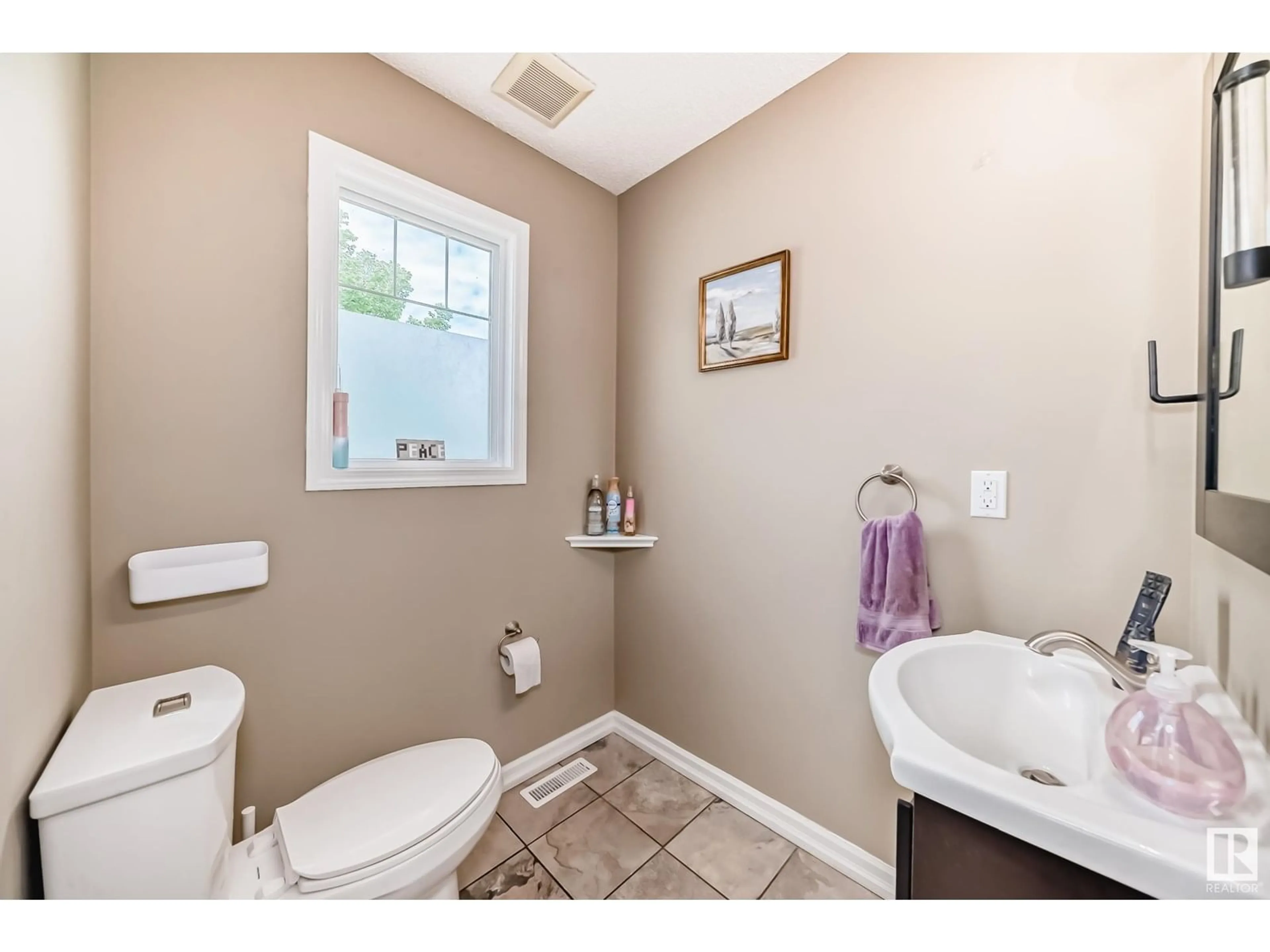 Standard bathroom, ceramic/tile floor for 5101 SOLEIL BV, Beaumont Alberta T4X0C3