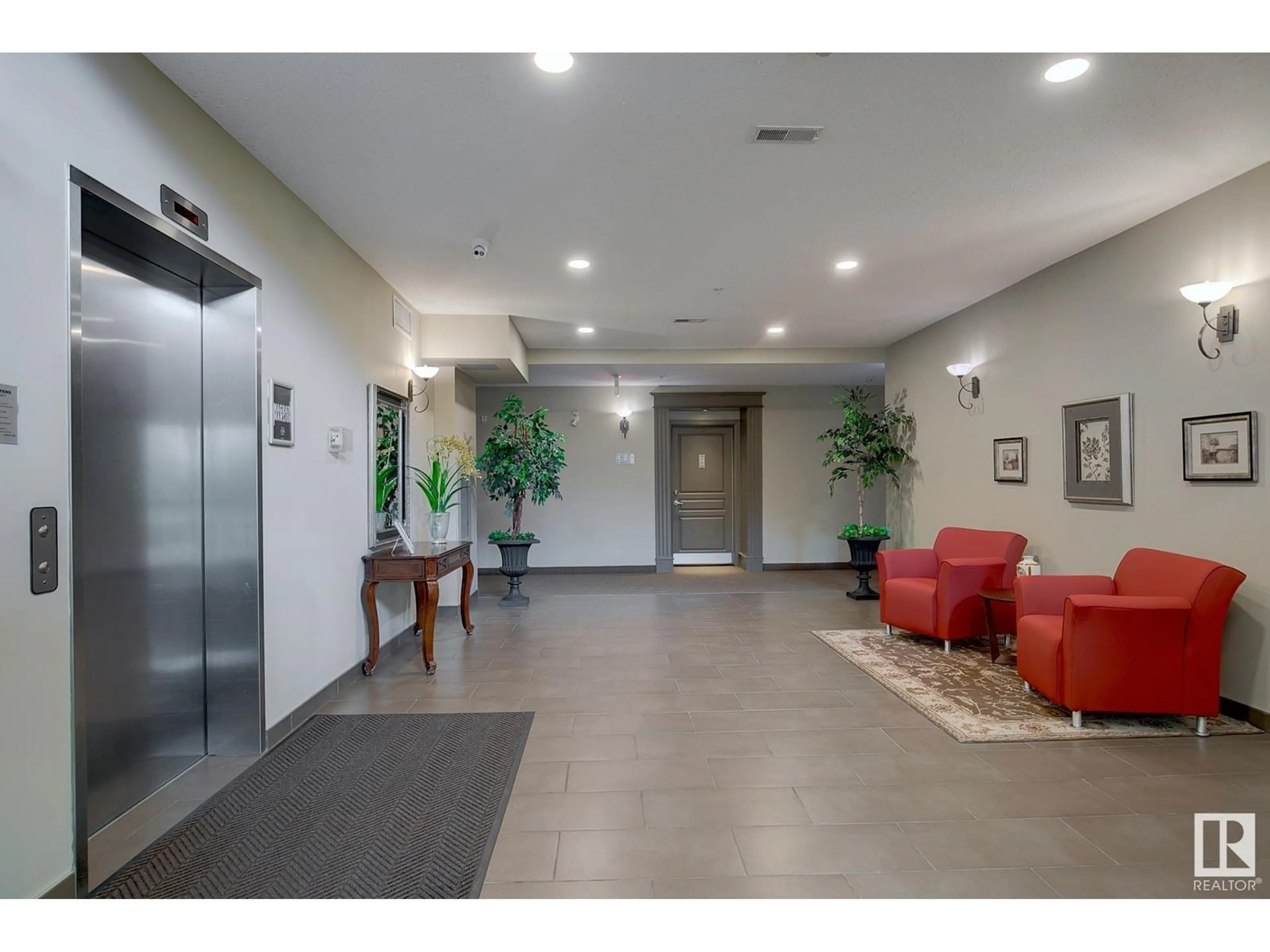 Indoor foyer for 160 - 340 MAGRATH RD, Edmonton Alberta T6R3T7