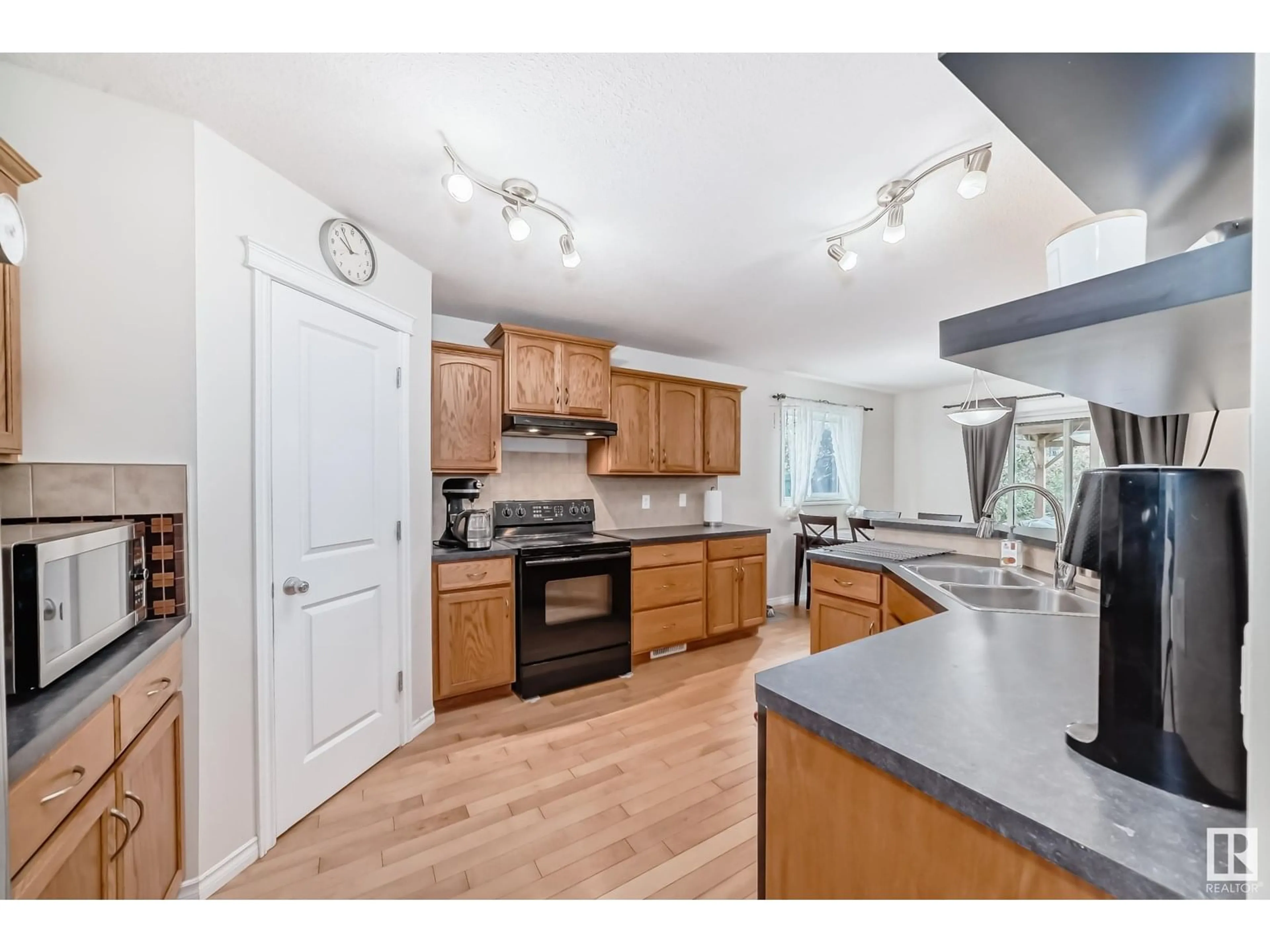 Open concept kitchen, unknown for 17 VIRGINIA LO, Spruce Grove Alberta T7X4P6