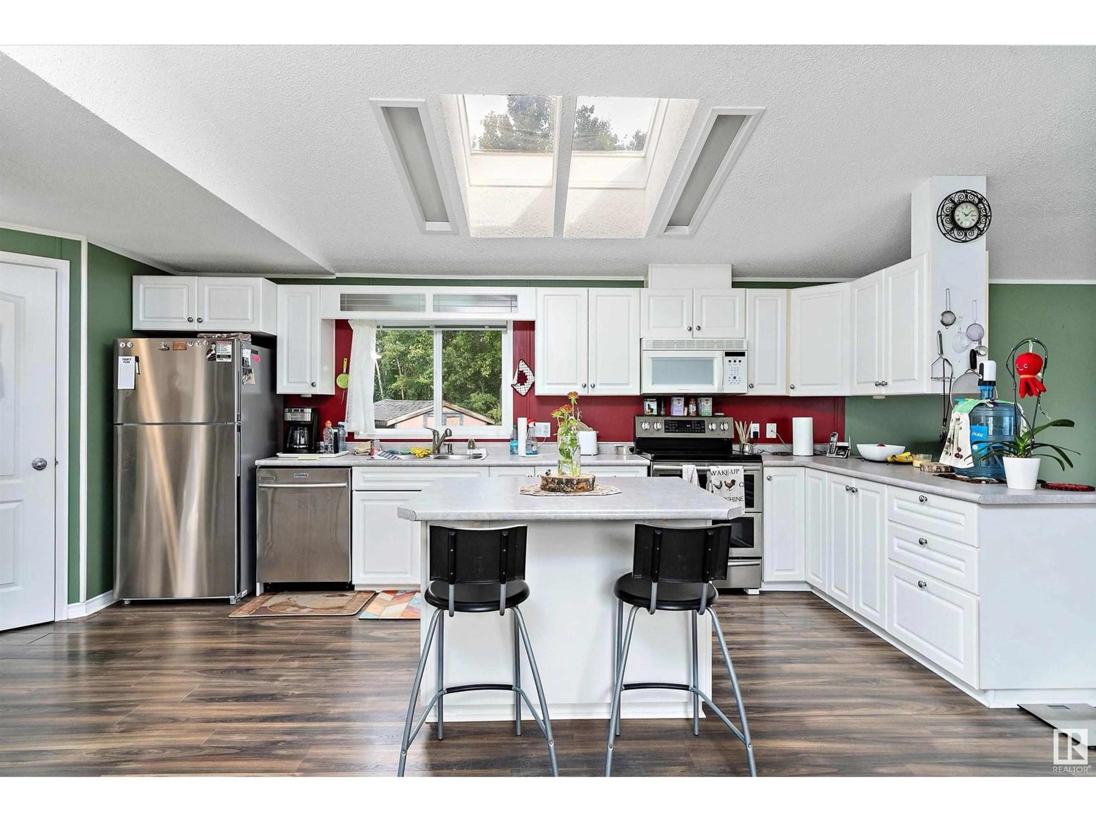 Open concept kitchen, unknown for 54500 - 6620 RANGE ROAD 275, Rural Sturgeon County Alberta T8R1Z1