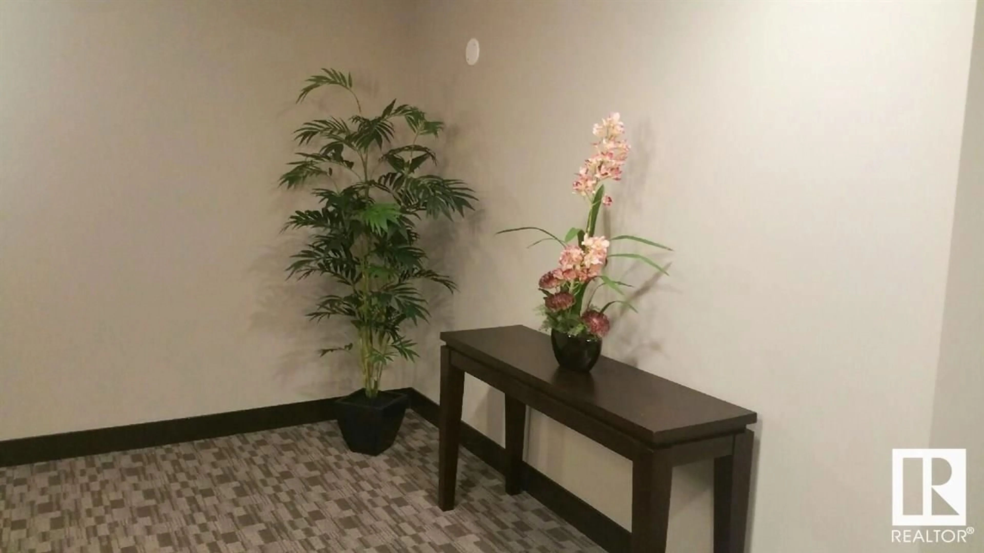 Indoor foyer for #304 - 5001 ETON BV, Sherwood Park Alberta T8H0N7