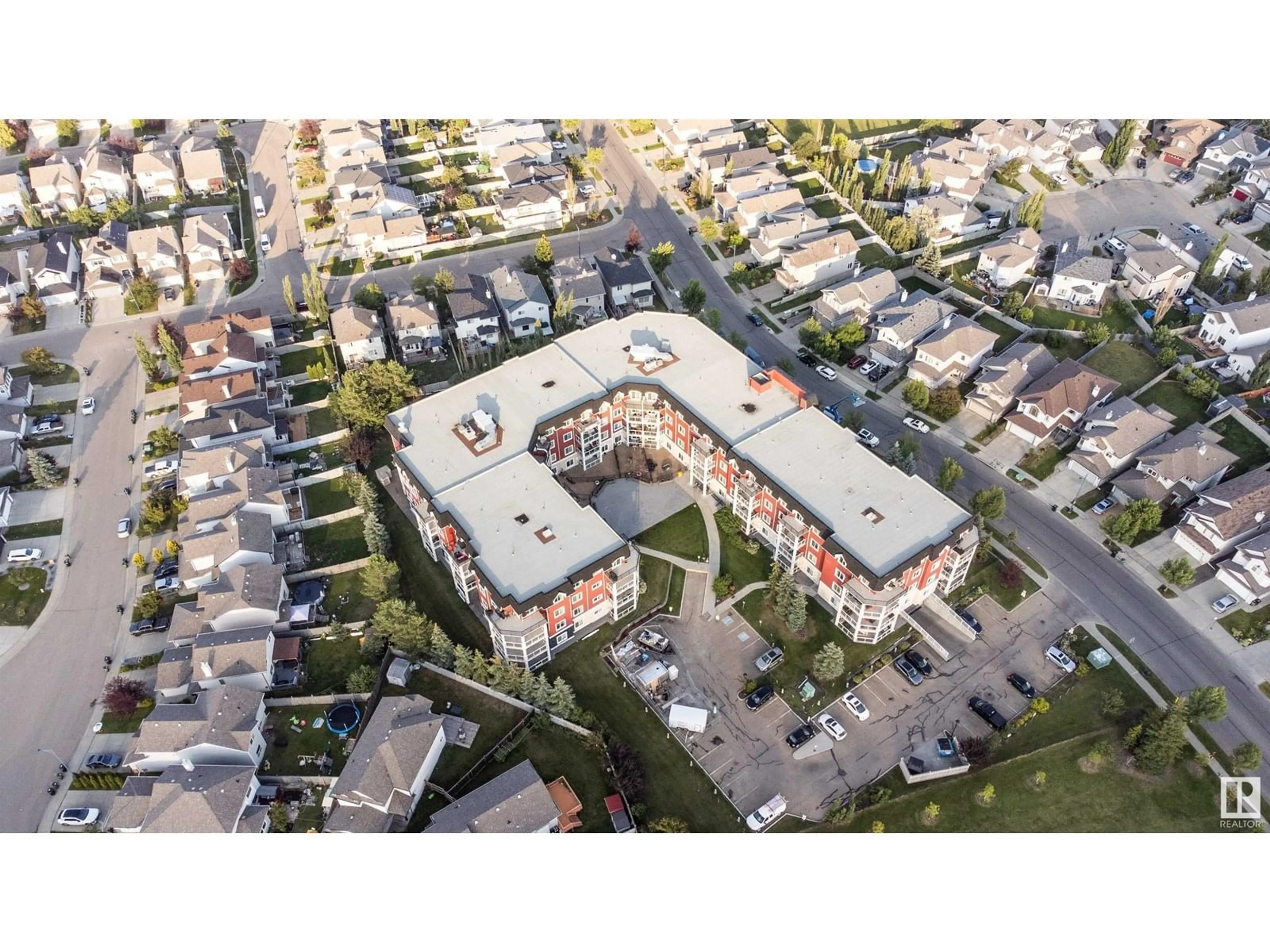 A pic from outside/outdoor area/front of a property/back of a property/a pic from drone, building for 226 - 117 MACEWAN ROAD SW, Edmonton Alberta T6W0C5