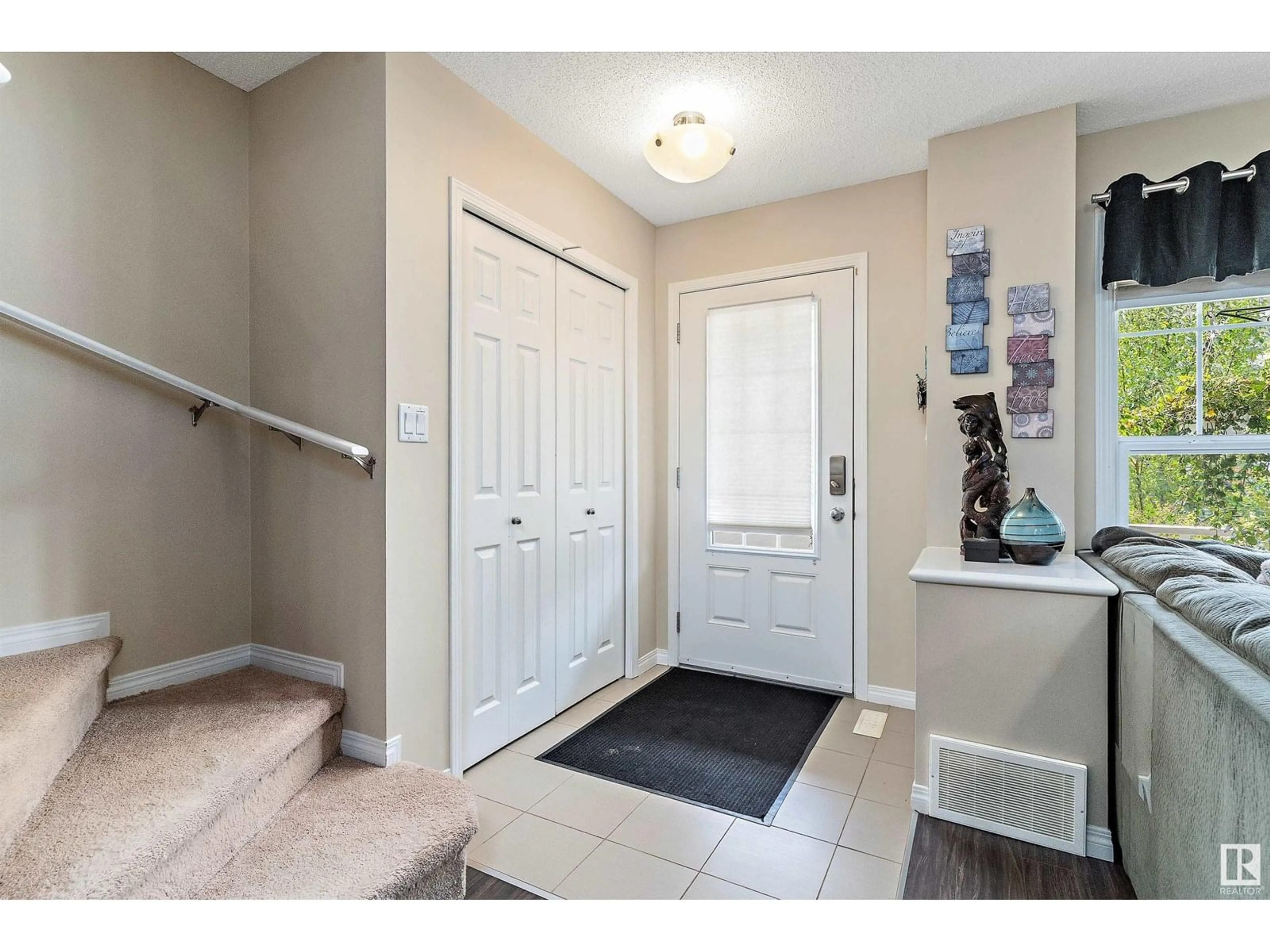 Indoor entryway for SW SW - 5665 CRABAPPLE WY, Edmonton Alberta T6X1W9
