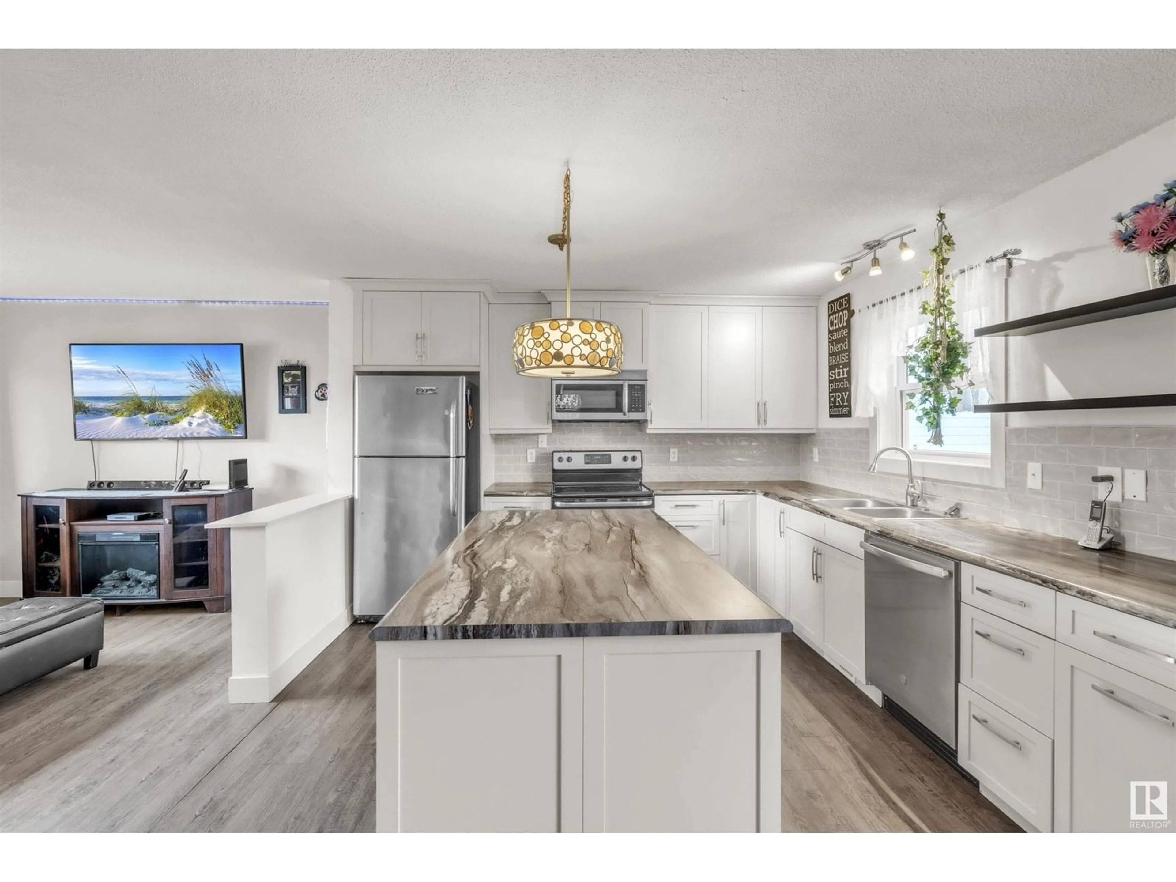 Open concept kitchen, unknown for 6005 51 AV, Cold Lake Alberta T9M1T3