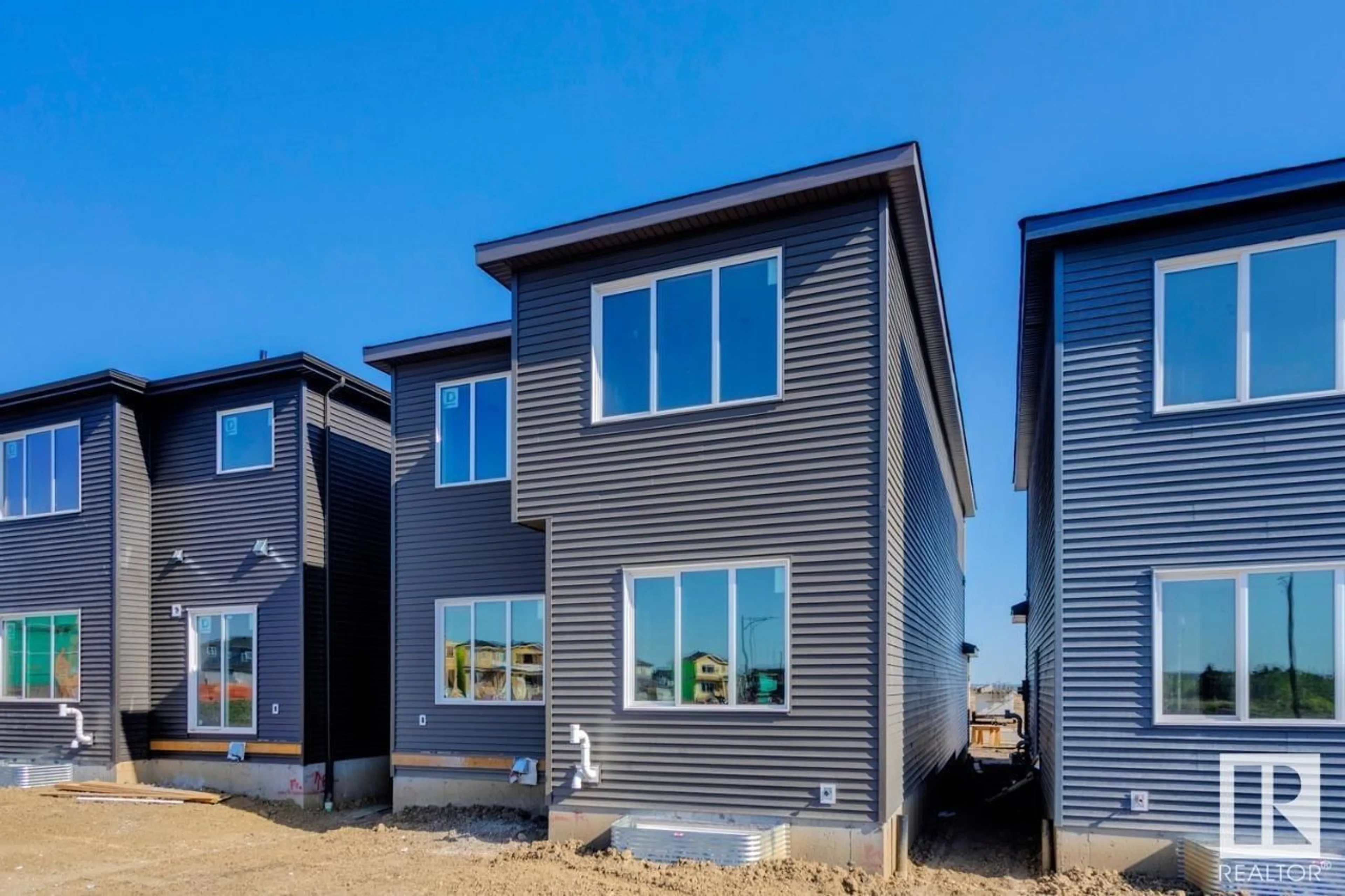 Home with vinyl exterior material, street for 139 CATRIA PT, Sherwood Park Alberta T8A4V2