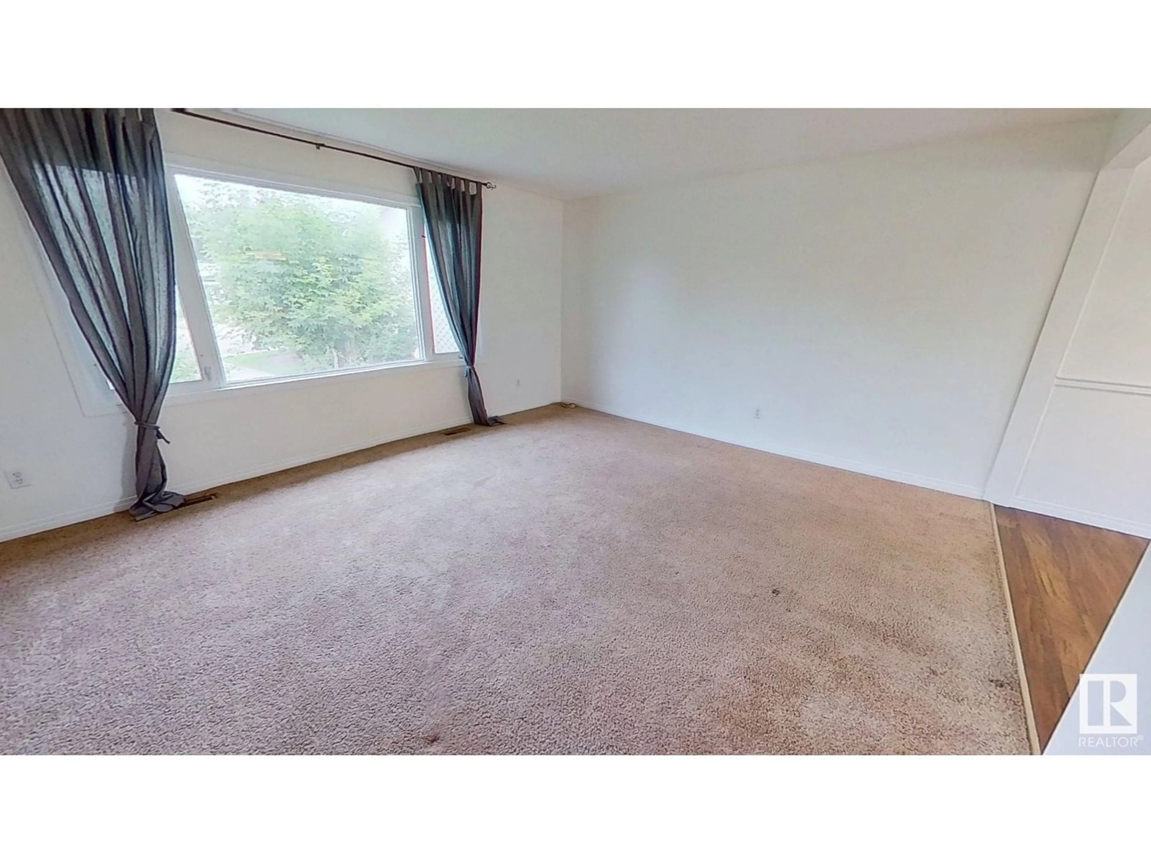 A pic of a room for 3432 81 ST, Edmonton Alberta T6K0G4