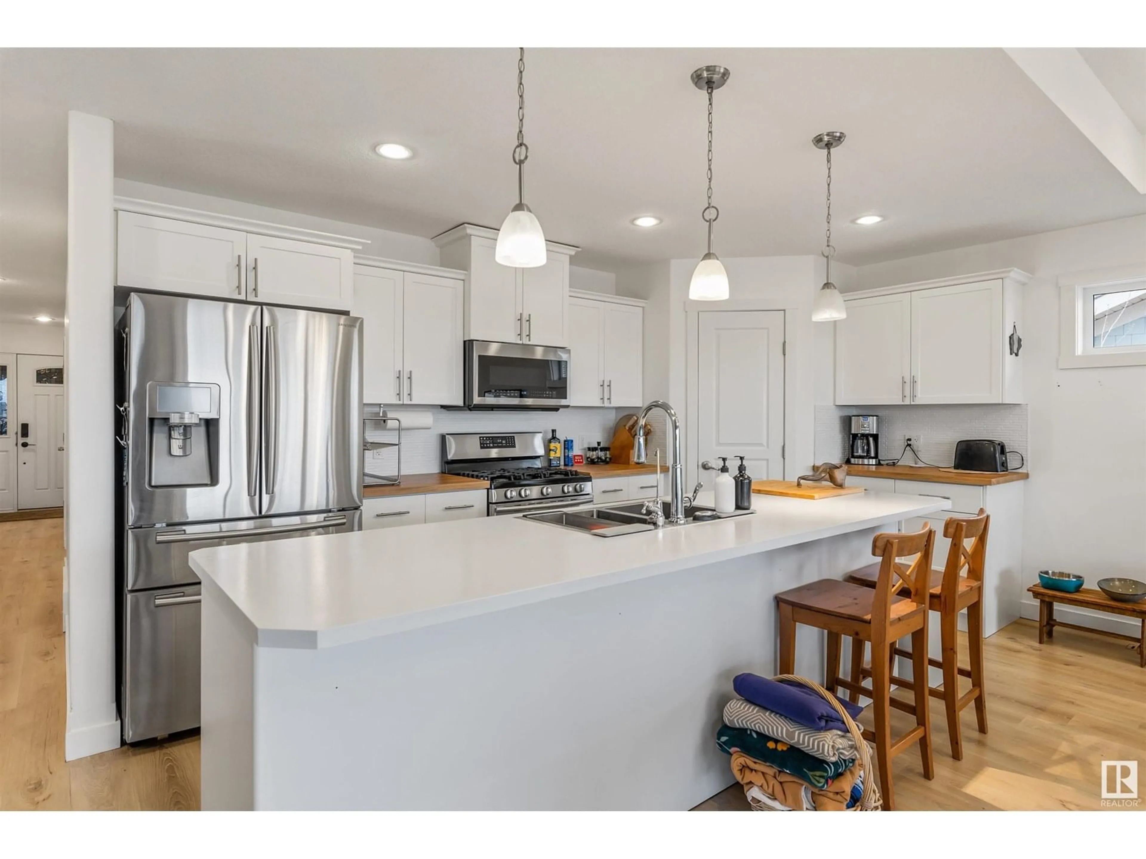Open concept kitchen, unknown for STE. 55101 - 321 ANNE TR, Rural Lac Ste. Anne County Alberta T0E1A1