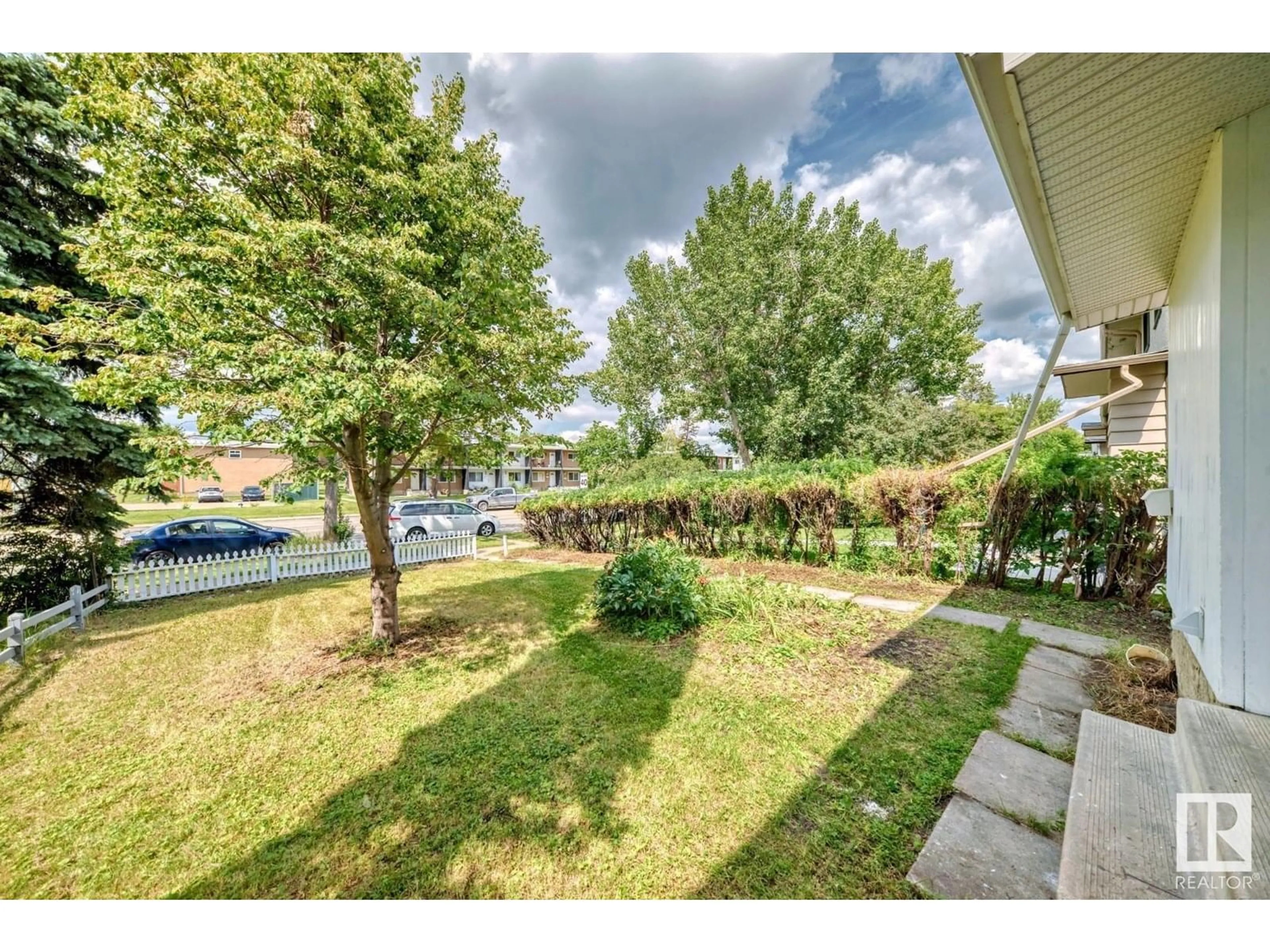 Patio, street for 4709 106 ST, Edmonton Alberta T6J2S7