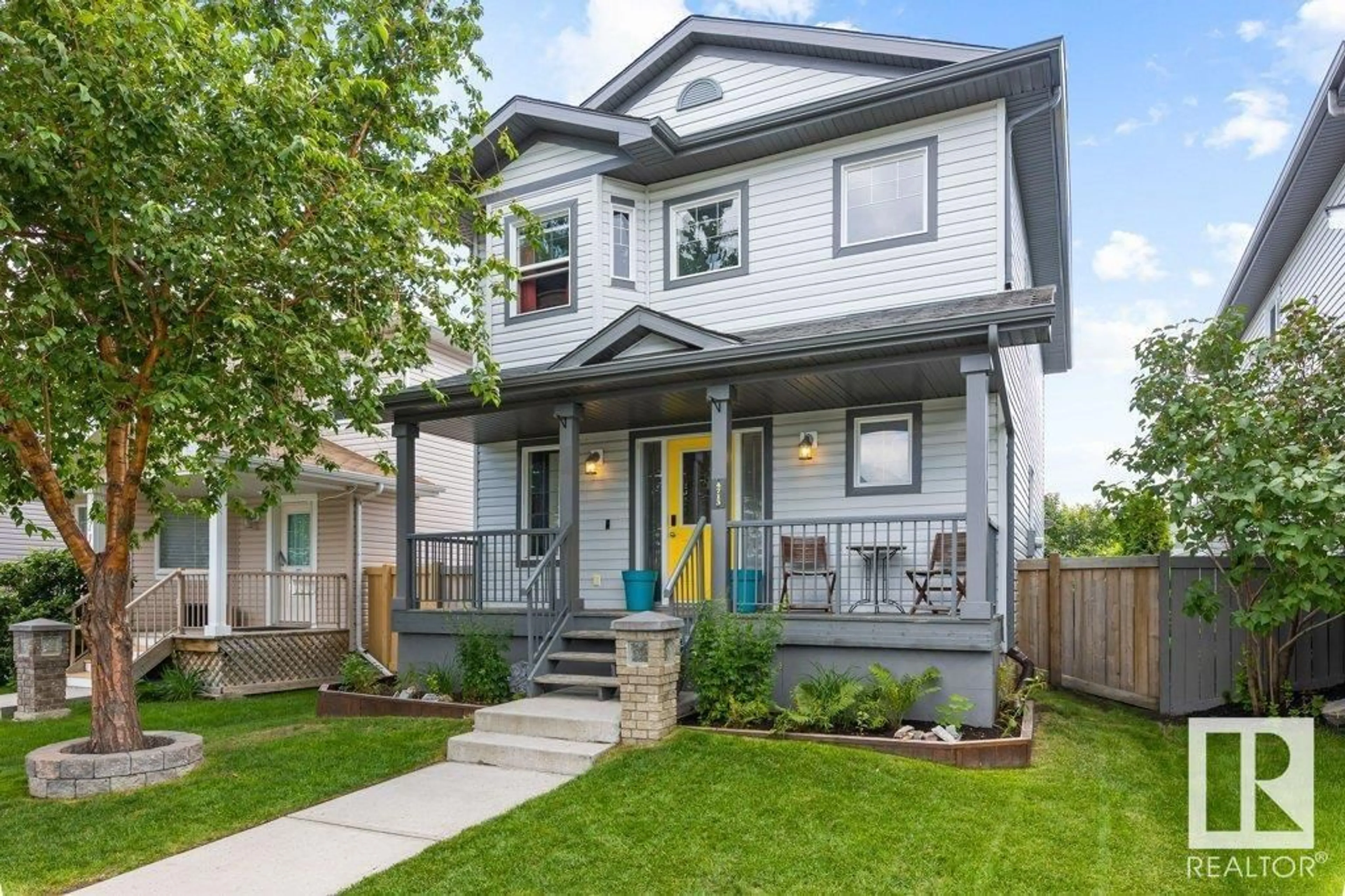 Home with vinyl exterior material, street for 4713 160 AV, Edmonton Alberta T5Y3M1