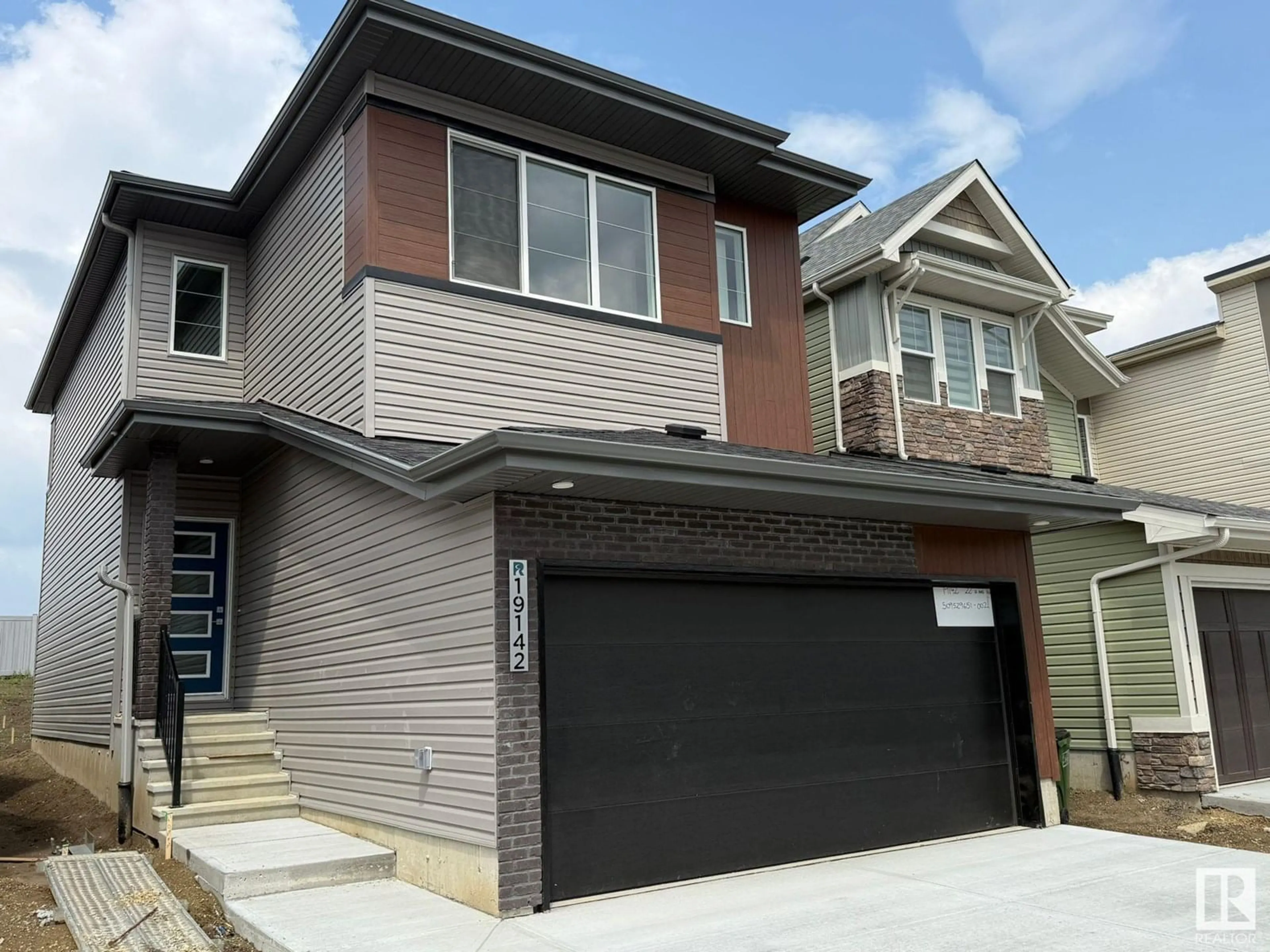 Unknown for NW - 19142 22A AV, Edmonton Alberta T6M1R2