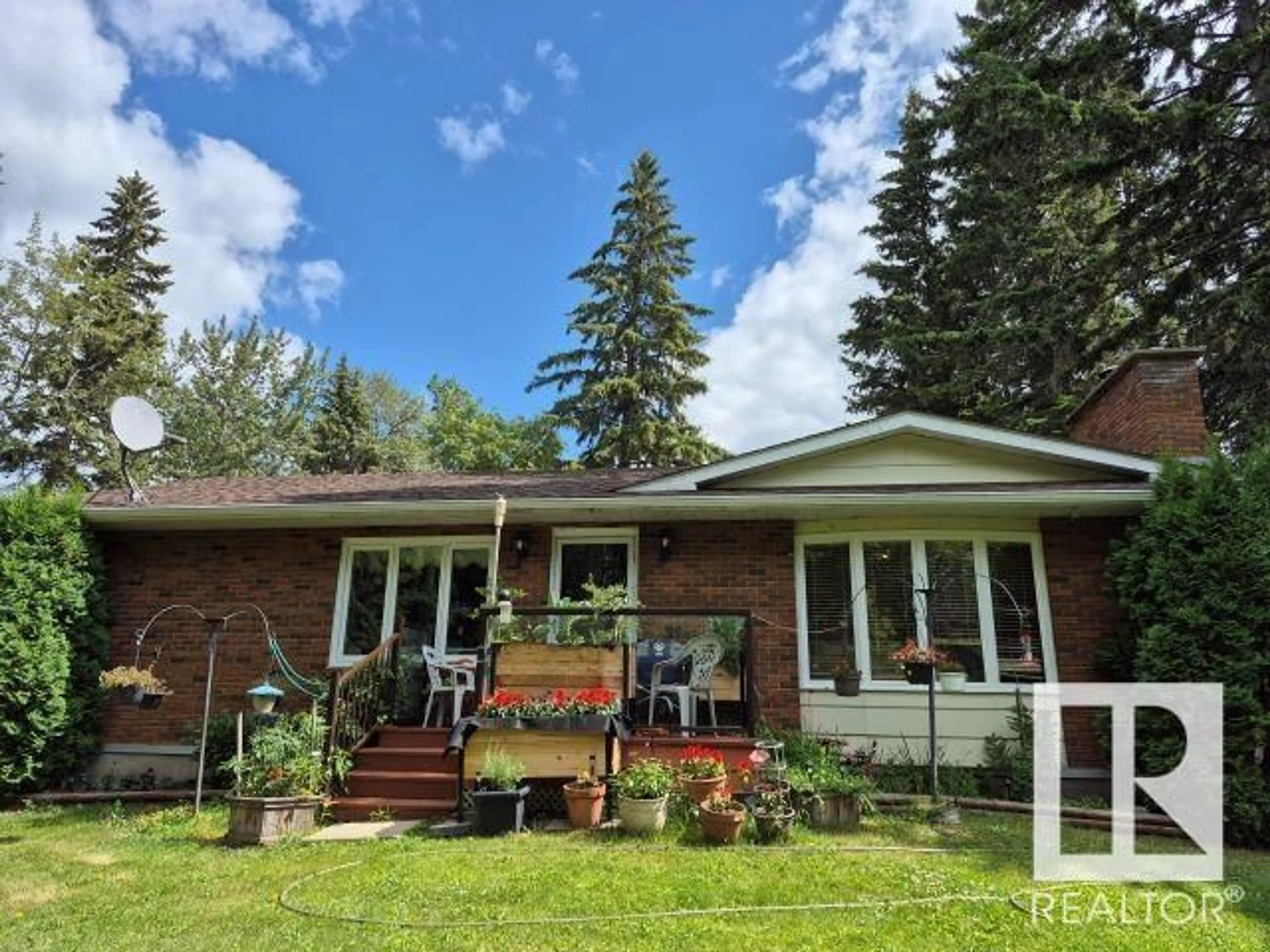 Unknown for 5315 51 ST, Jarvie Alberta T0G1H0