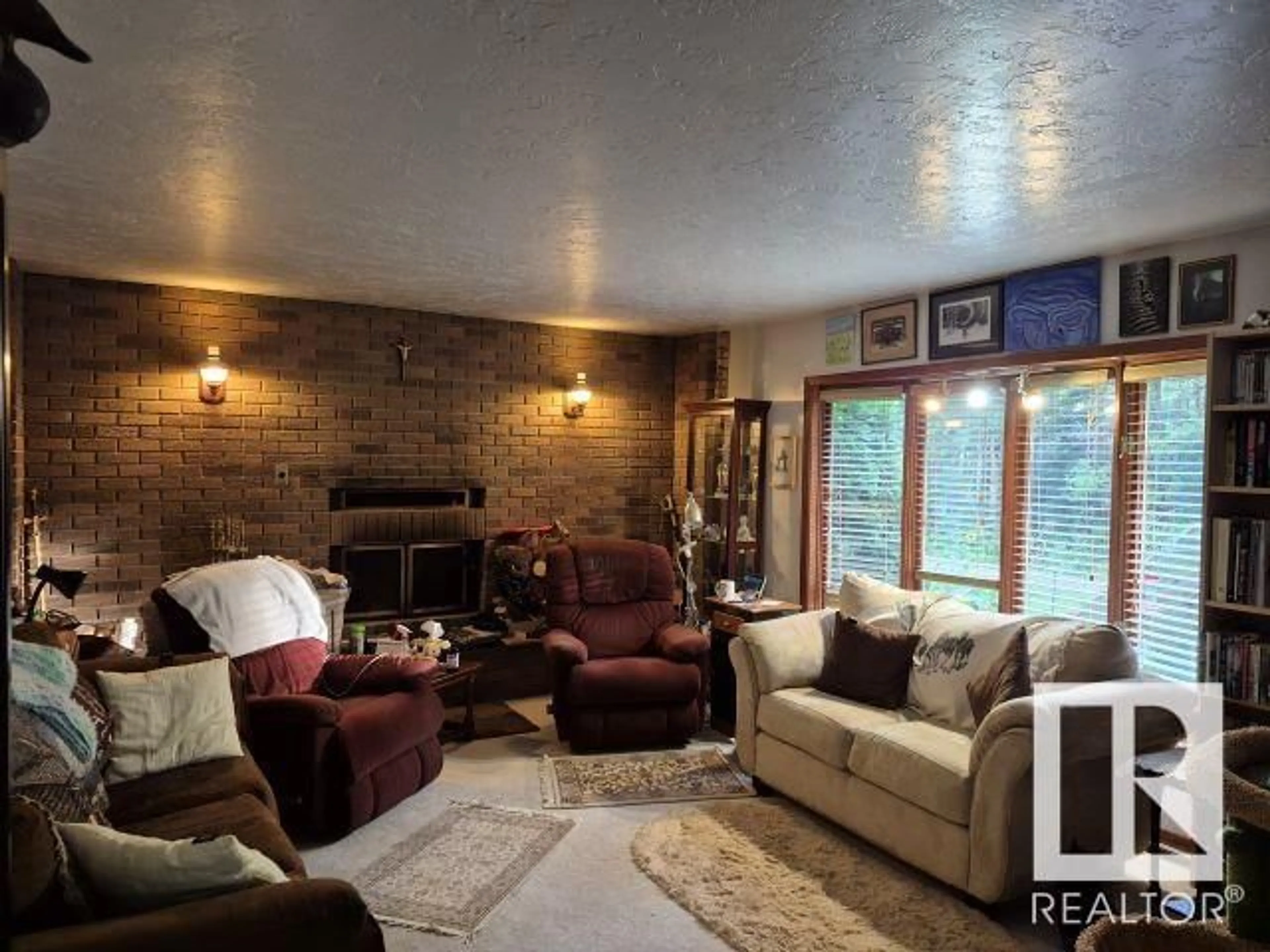 Living room with furniture, unknown for 5315 51 ST, Jarvie Alberta T0G1H0