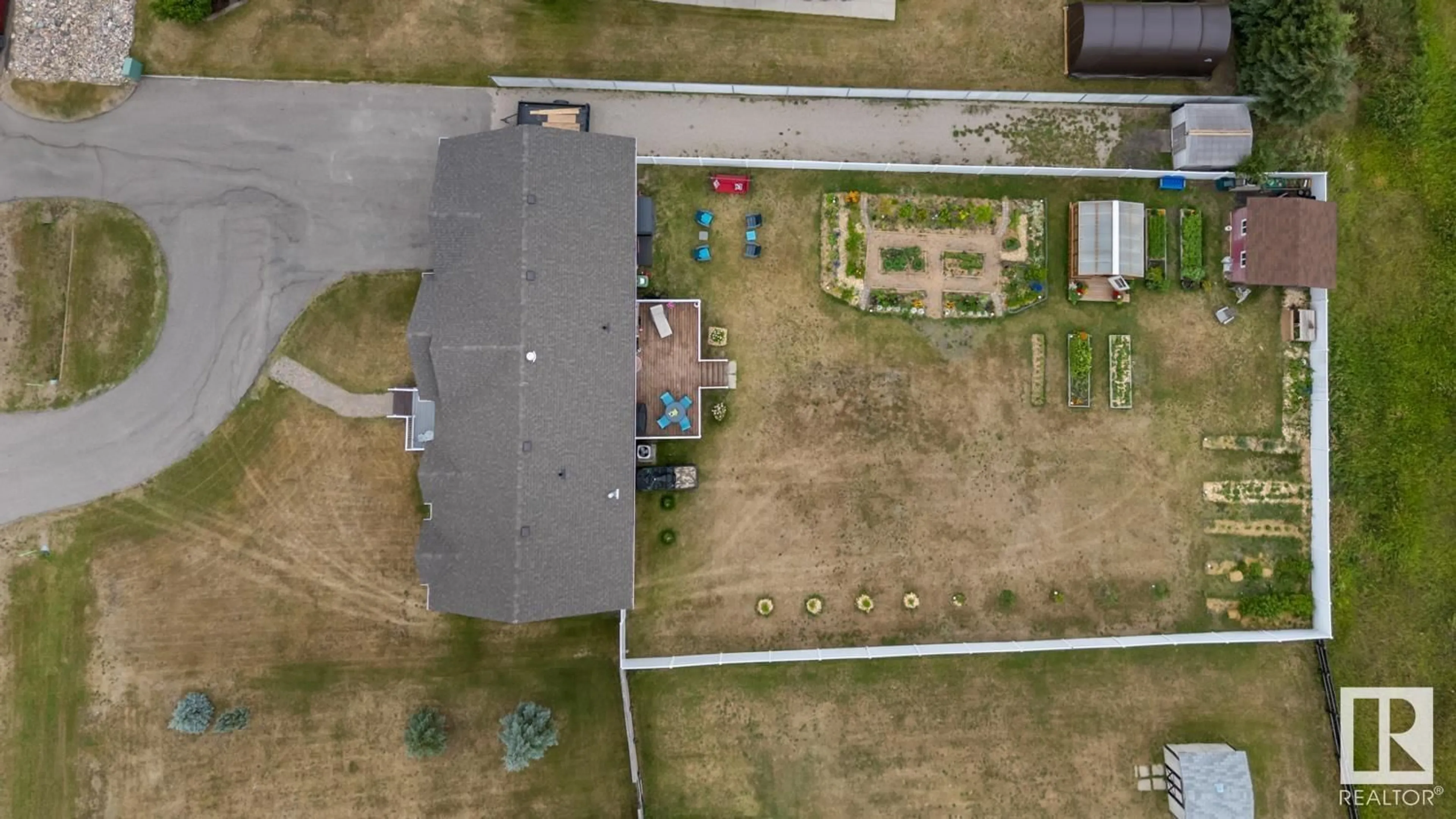 A pic from outside/outdoor area/front of a property/back of a property/a pic from drone, building for 3010 RED FOX DR, Cold Lake Alberta T9M1N9
