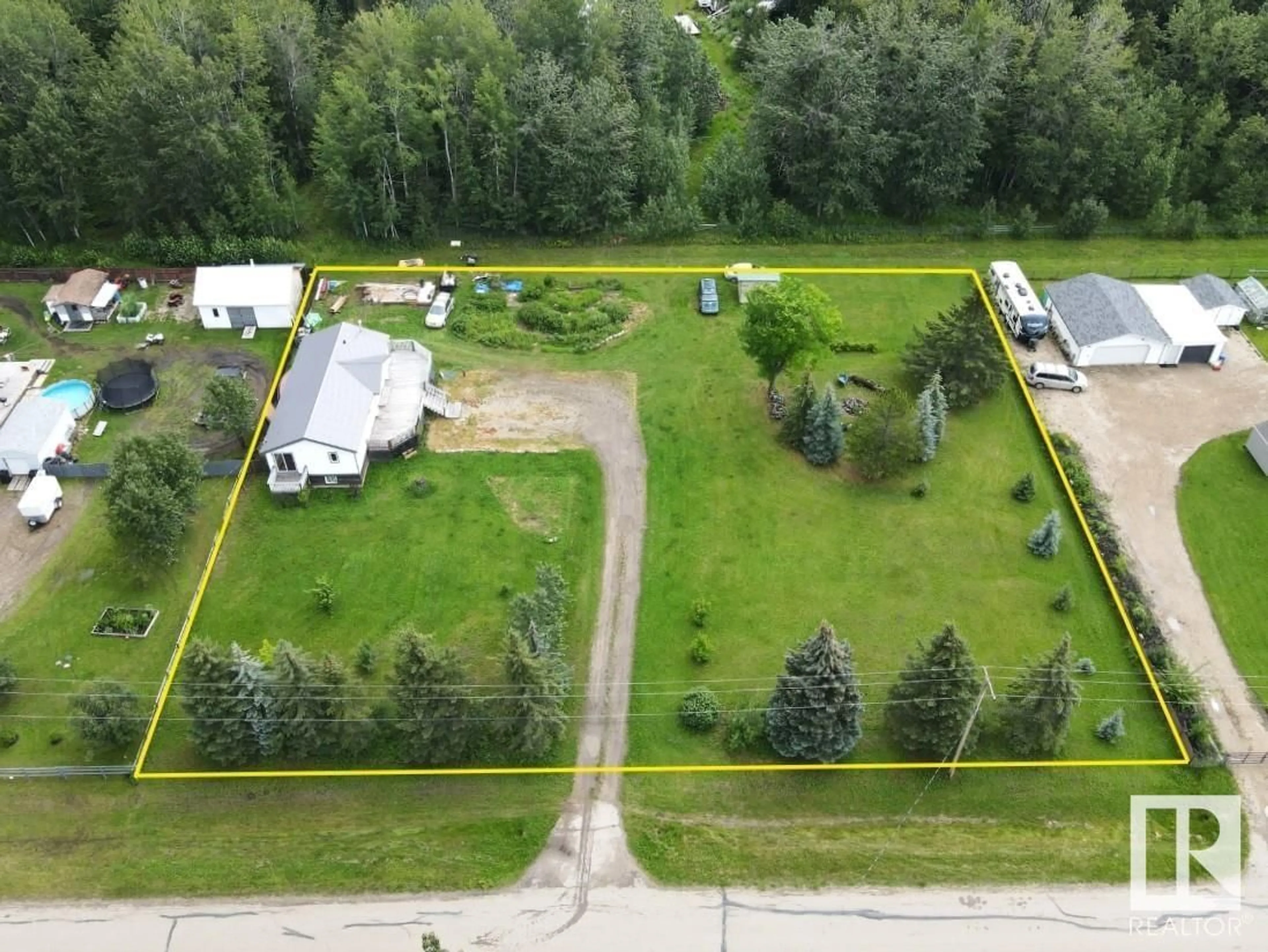 A pic from outside/outdoor area/front of a property/back of a property/a pic from drone, street for 4809 50 ST, Violet Grove Alberta T7A2A1
