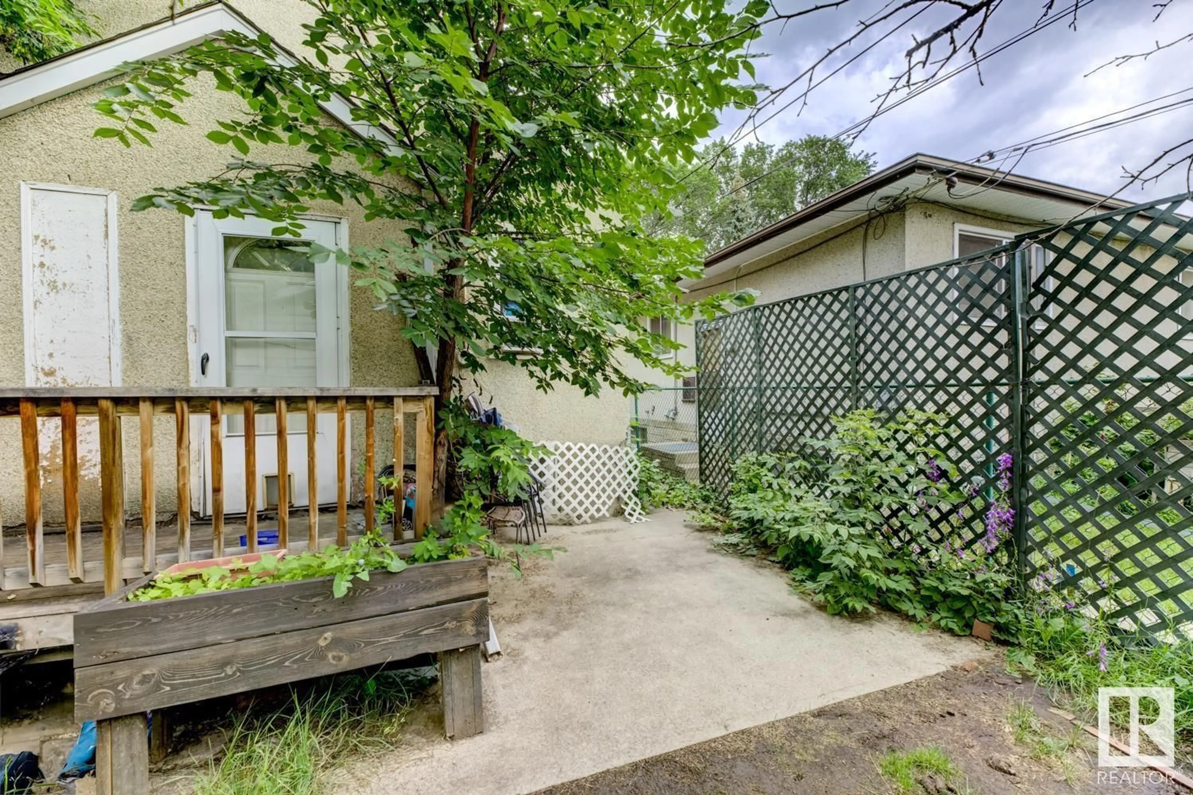 Patio, street for 9611 81 AV, Edmonton Alberta T6C0X6