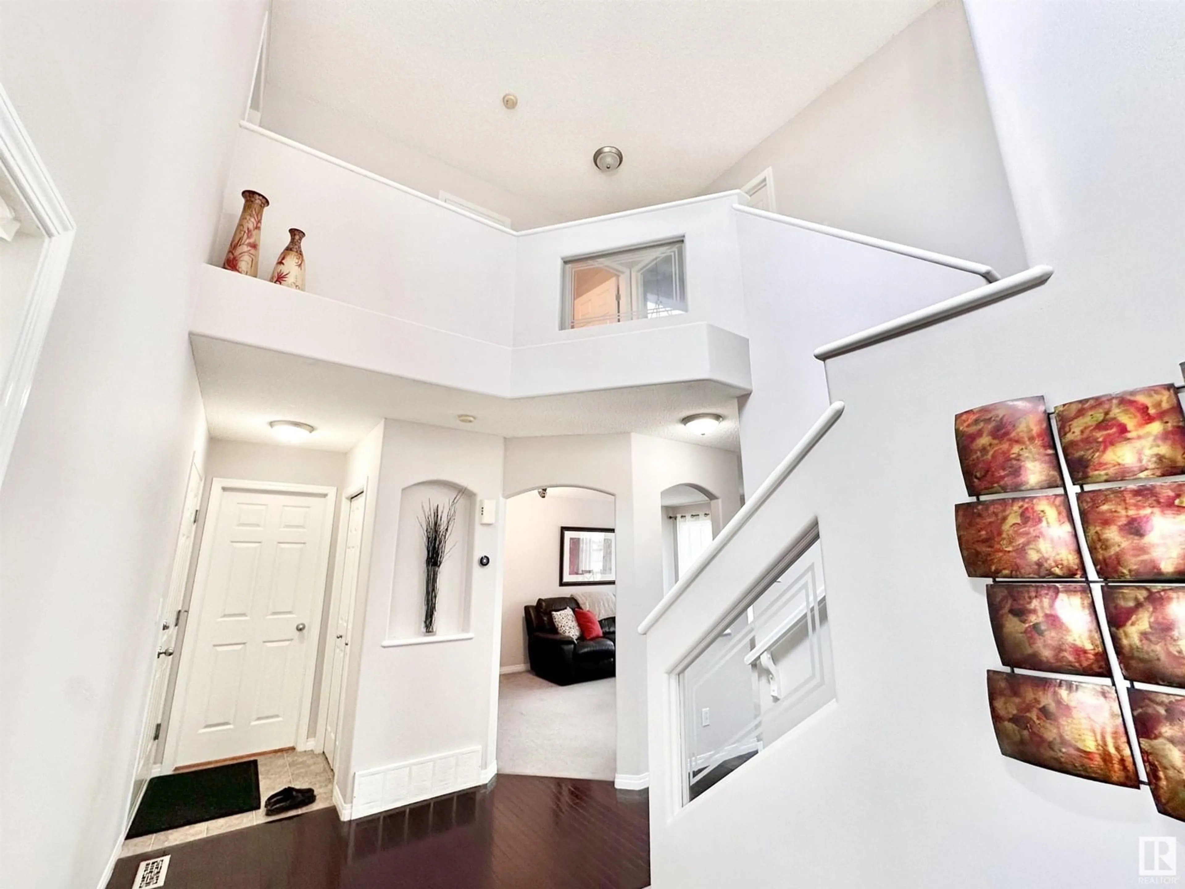 Indoor foyer for 11548 167A AV, Edmonton Alberta T5X6G9