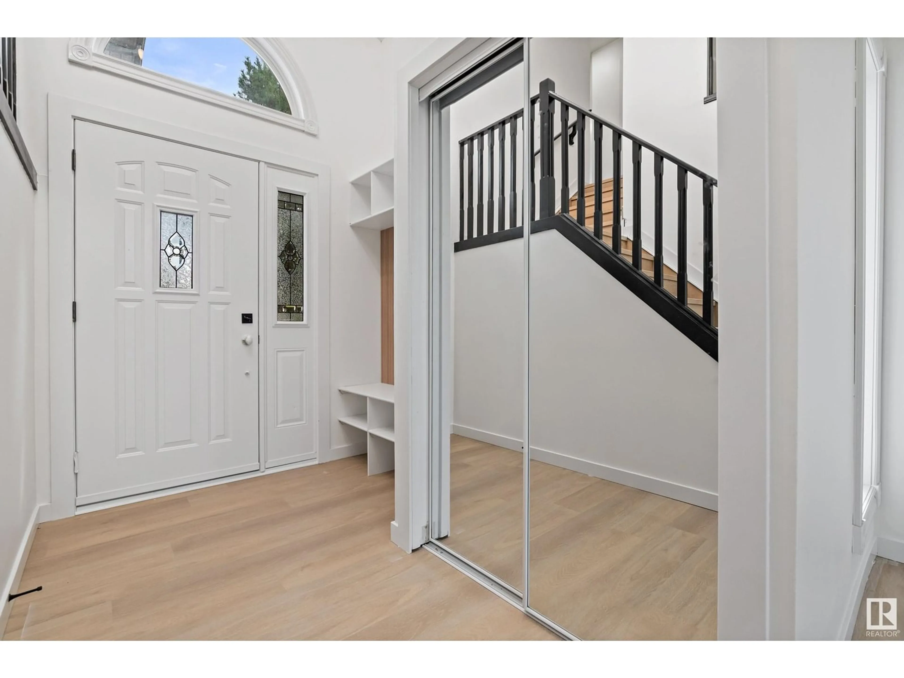 Indoor entryway for NW - 18908 58 AV, Edmonton Alberta T6M2G6