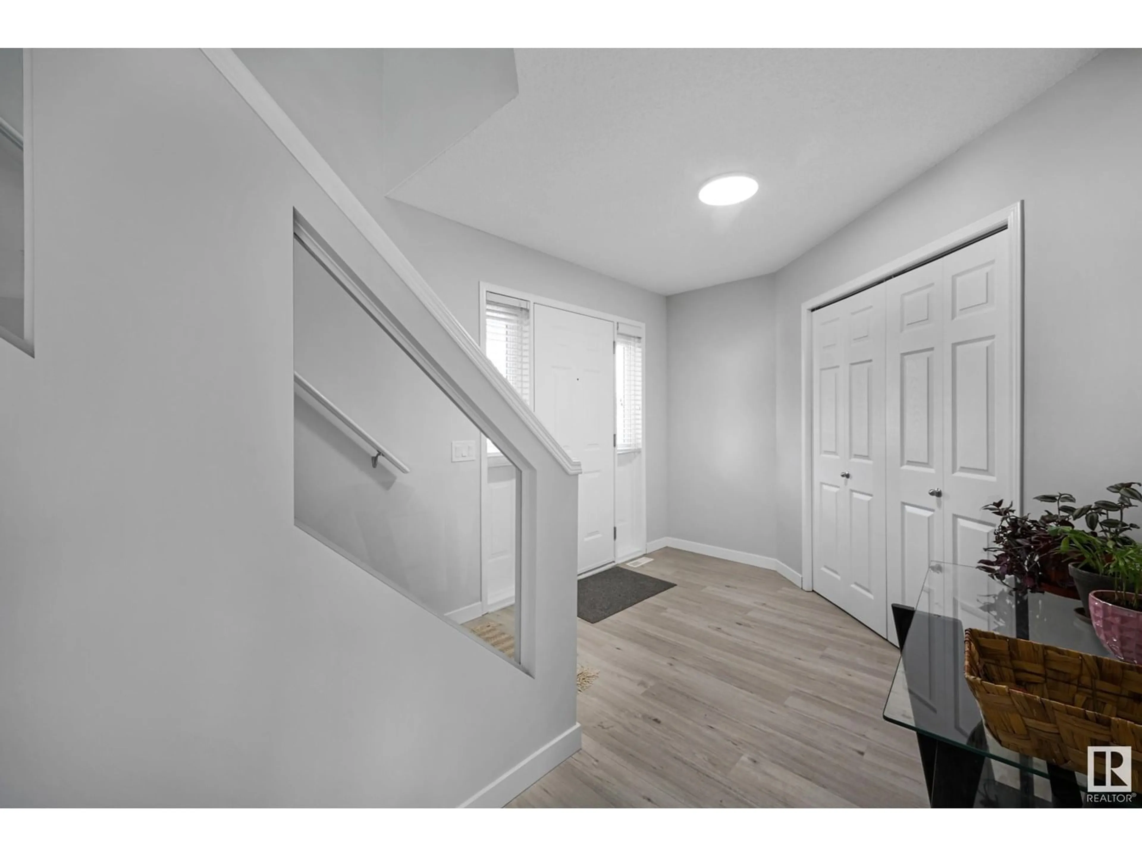 Indoor entryway for NW - 4960 191 ST, Edmonton Alberta T6M2T8