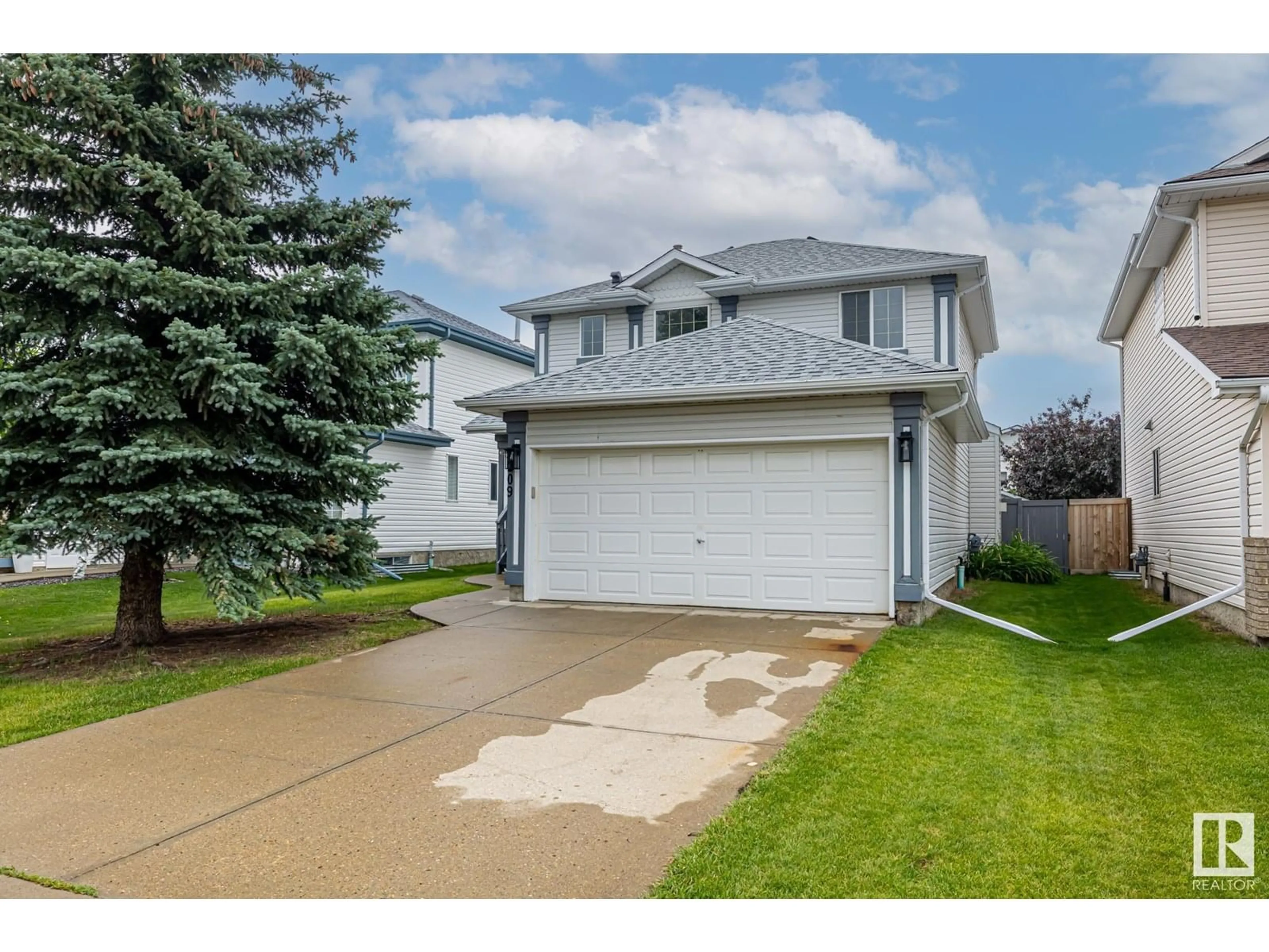 Home with vinyl exterior material, street for NW - 209 BANCROFT CL, Edmonton Alberta T5T6B5