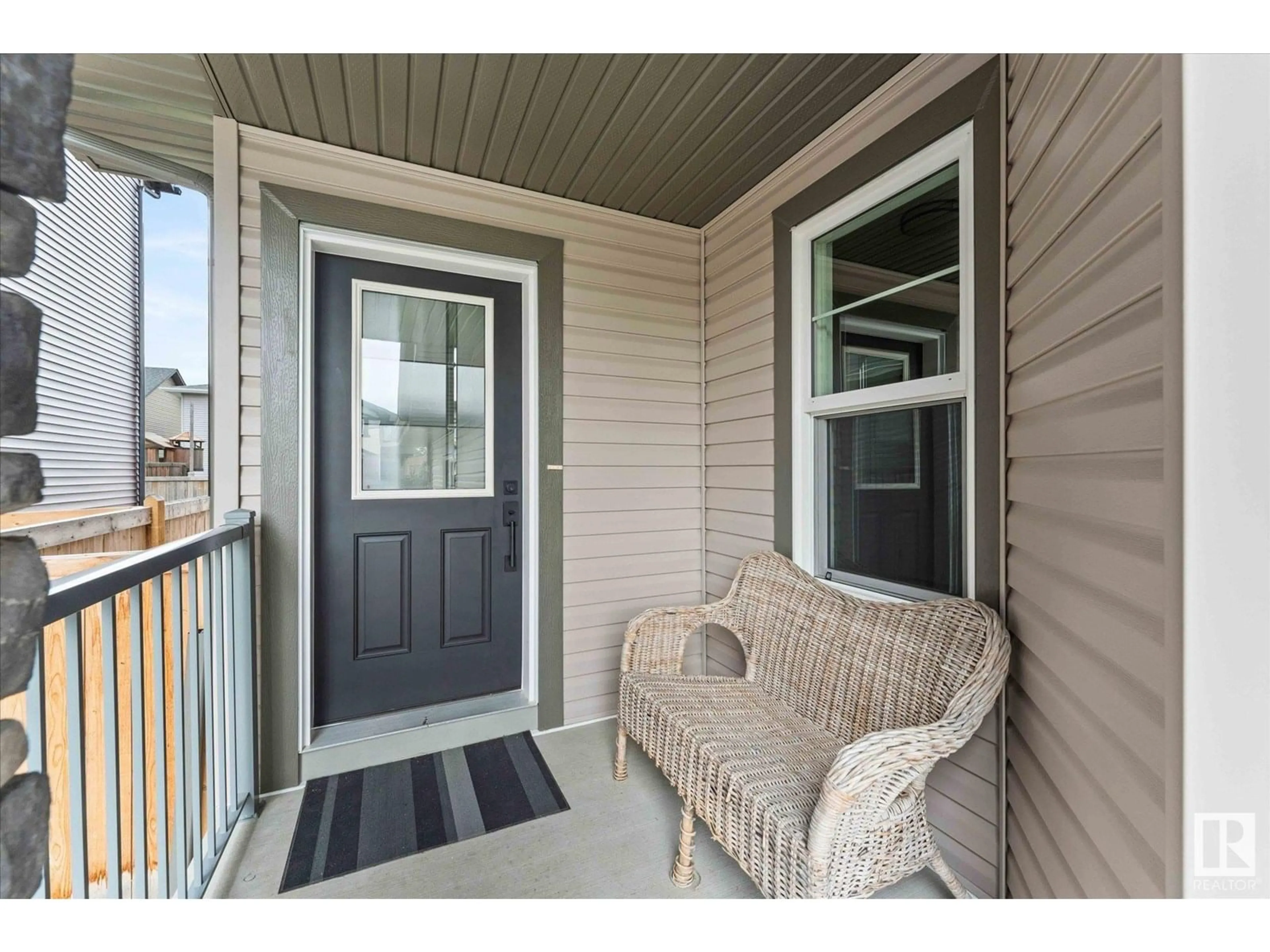 Indoor entryway for 22509 99A AV, Edmonton Alberta T5T7C3