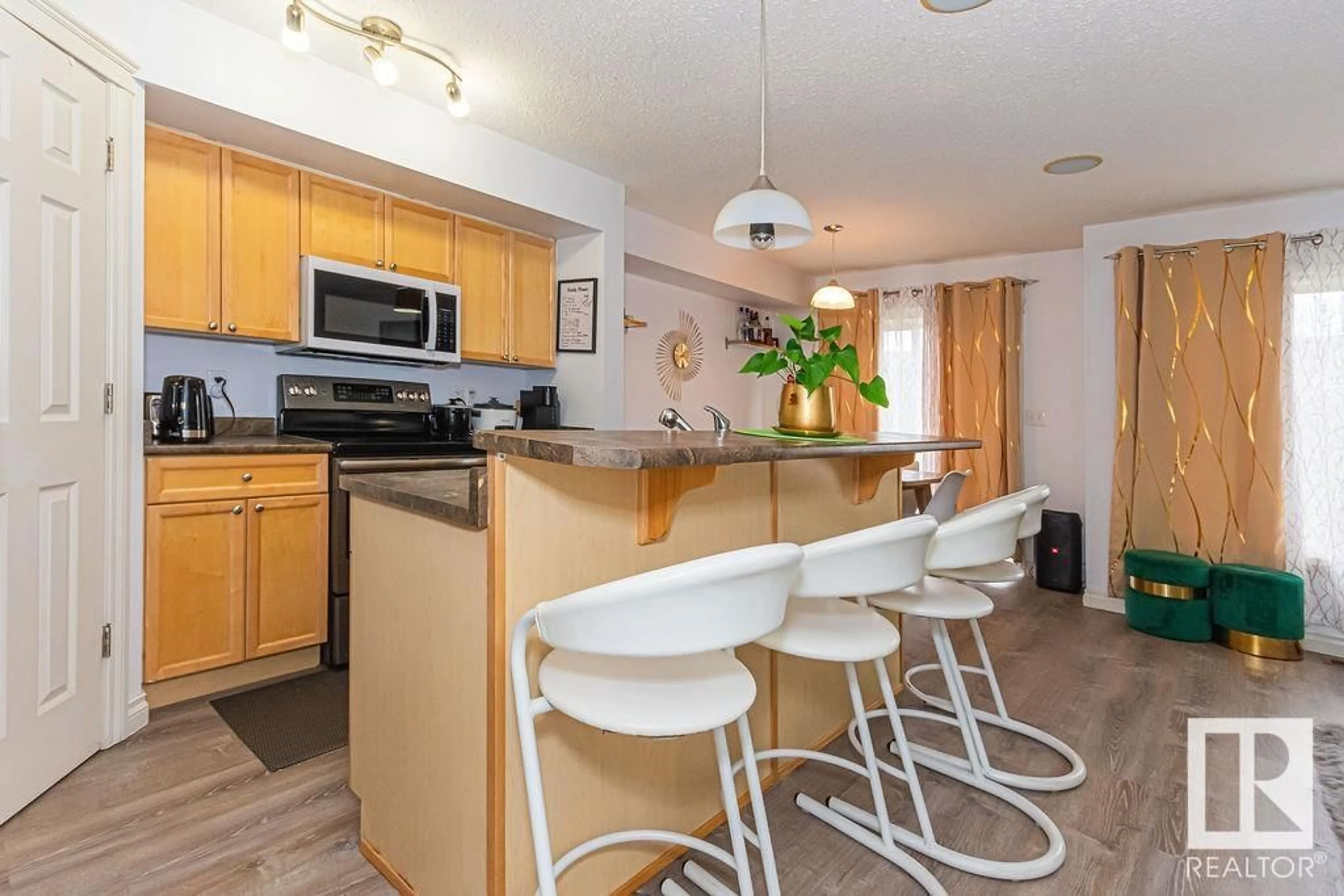 Open concept kitchen, unknown for 57 HARTWICK LO, Spruce Grove Alberta T7X0A5