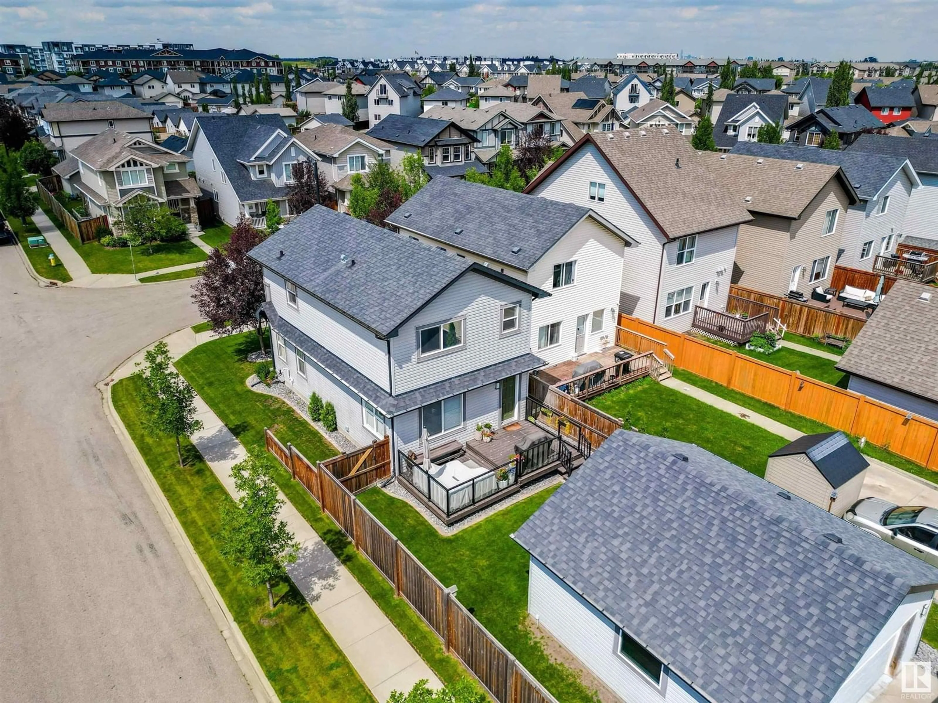 A pic from outside/outdoor area/front of a property/back of a property/a pic from drone, street for 4203 ALEXANDER BA, Edmonton Alberta T6W2C8