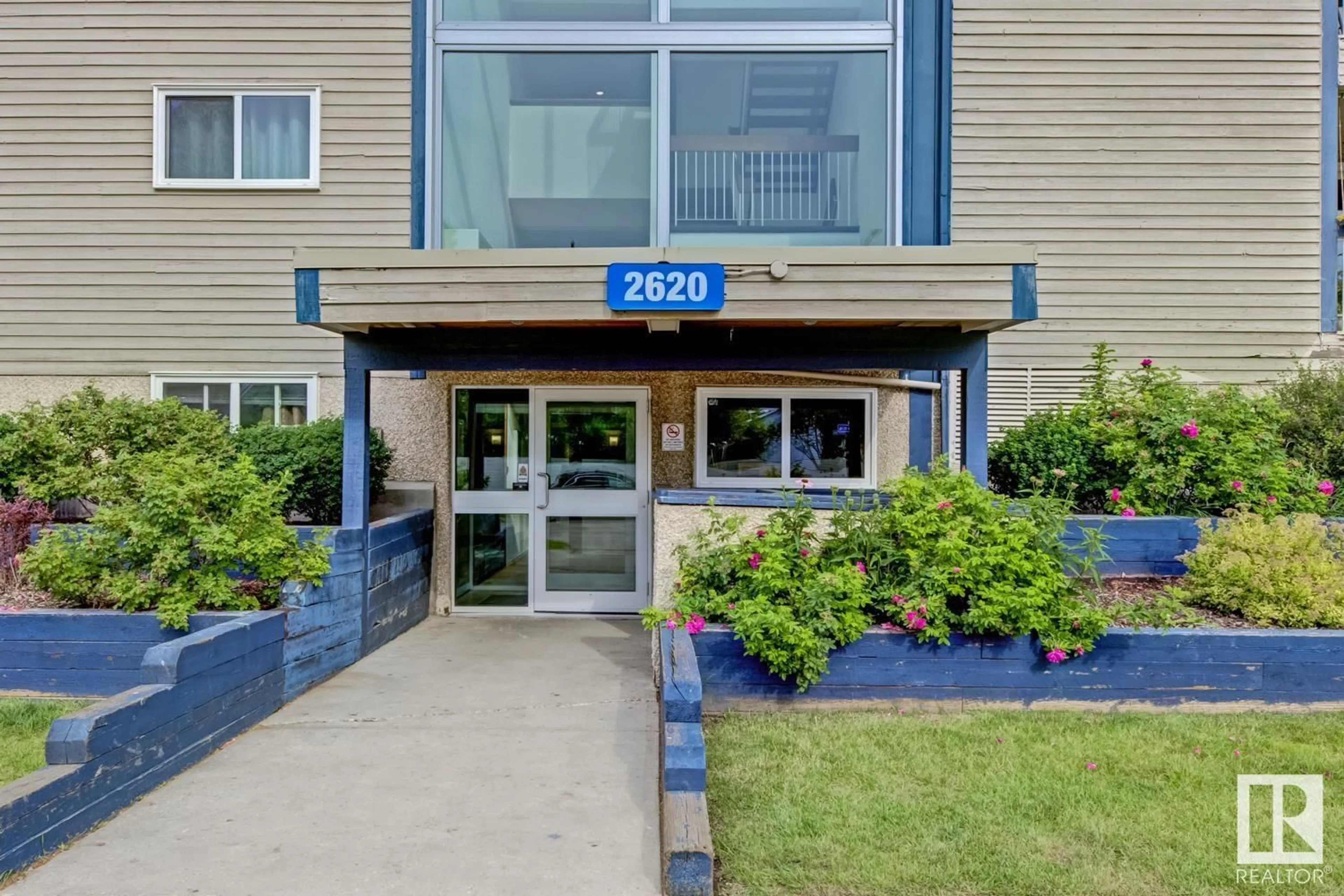 Indoor foyer for #214 - 2620 MILL WOODS RD E NW, Edmonton Alberta T6L5K6