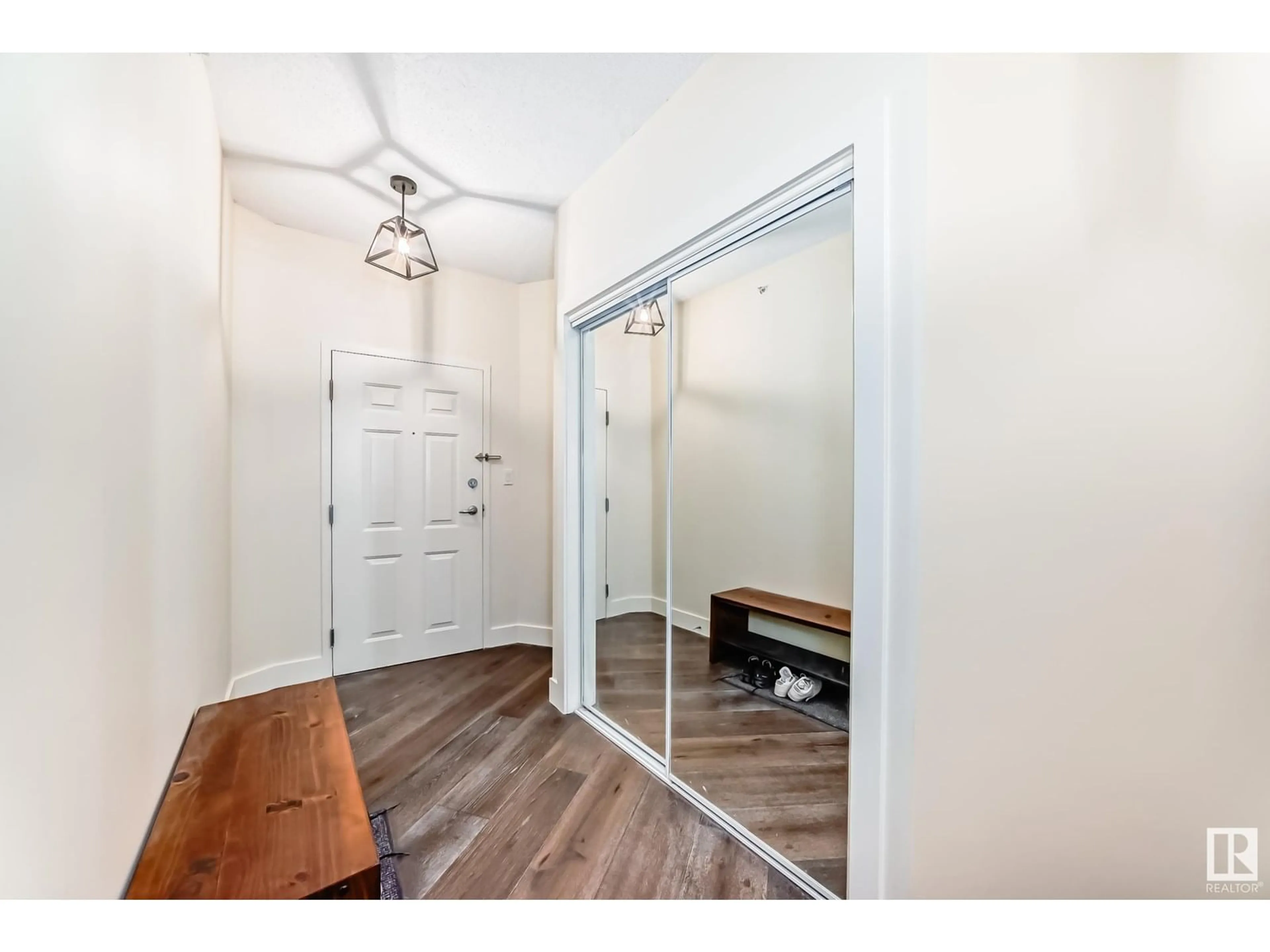 Indoor entryway for 707 - 10108 125 ST, Edmonton Alberta T5N4B6