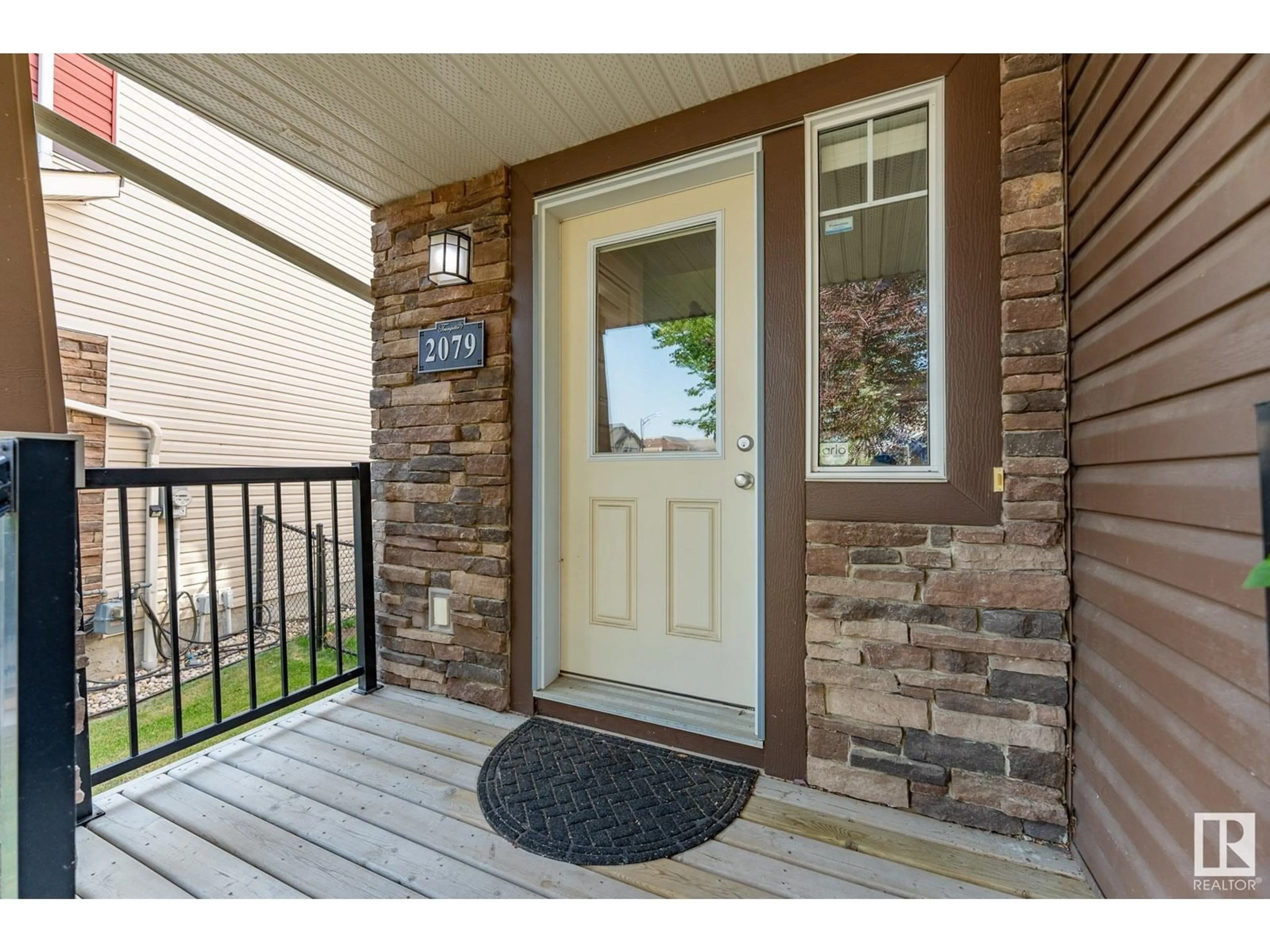 Indoor entryway for 2079 TRUMPETER WY, Edmonton Alberta T5S0E7