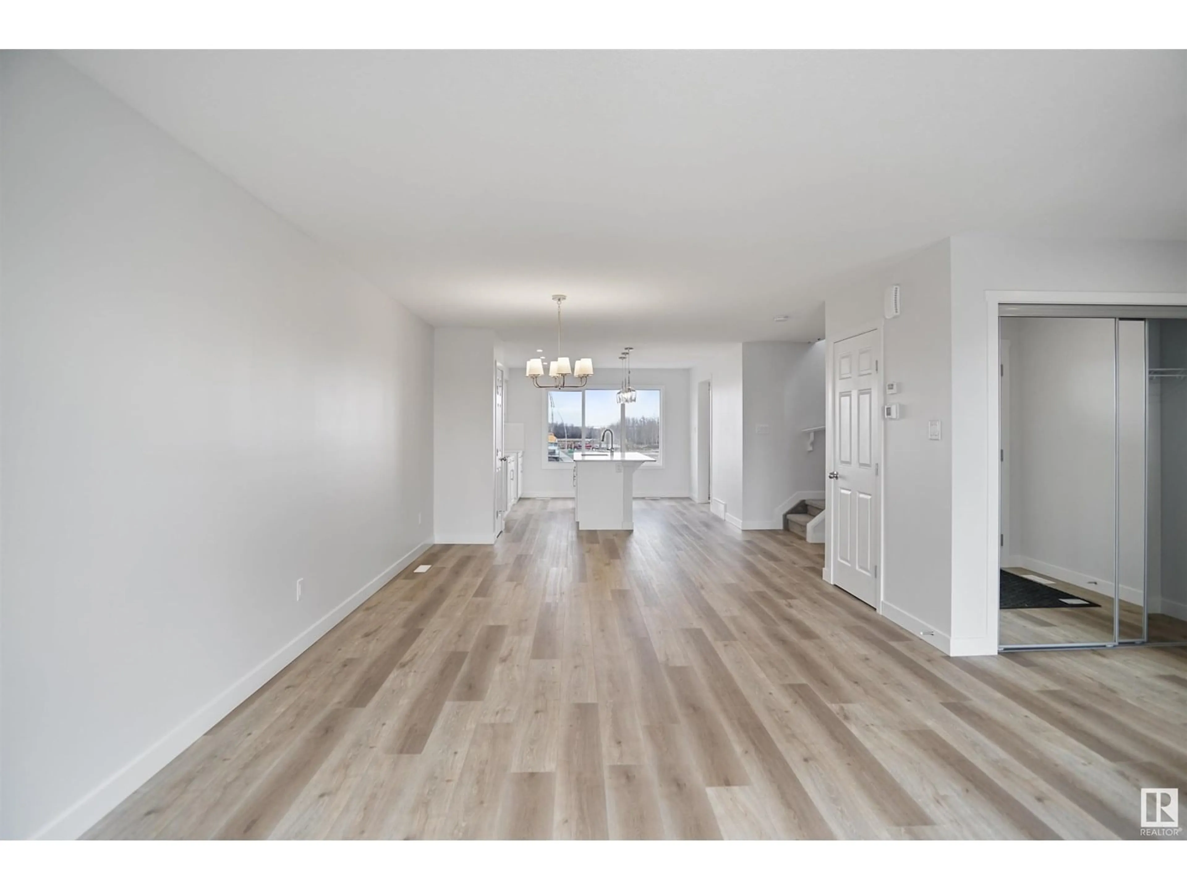 Unknown for NE - 412 176 AV, Edmonton Alberta T5Y4G1
