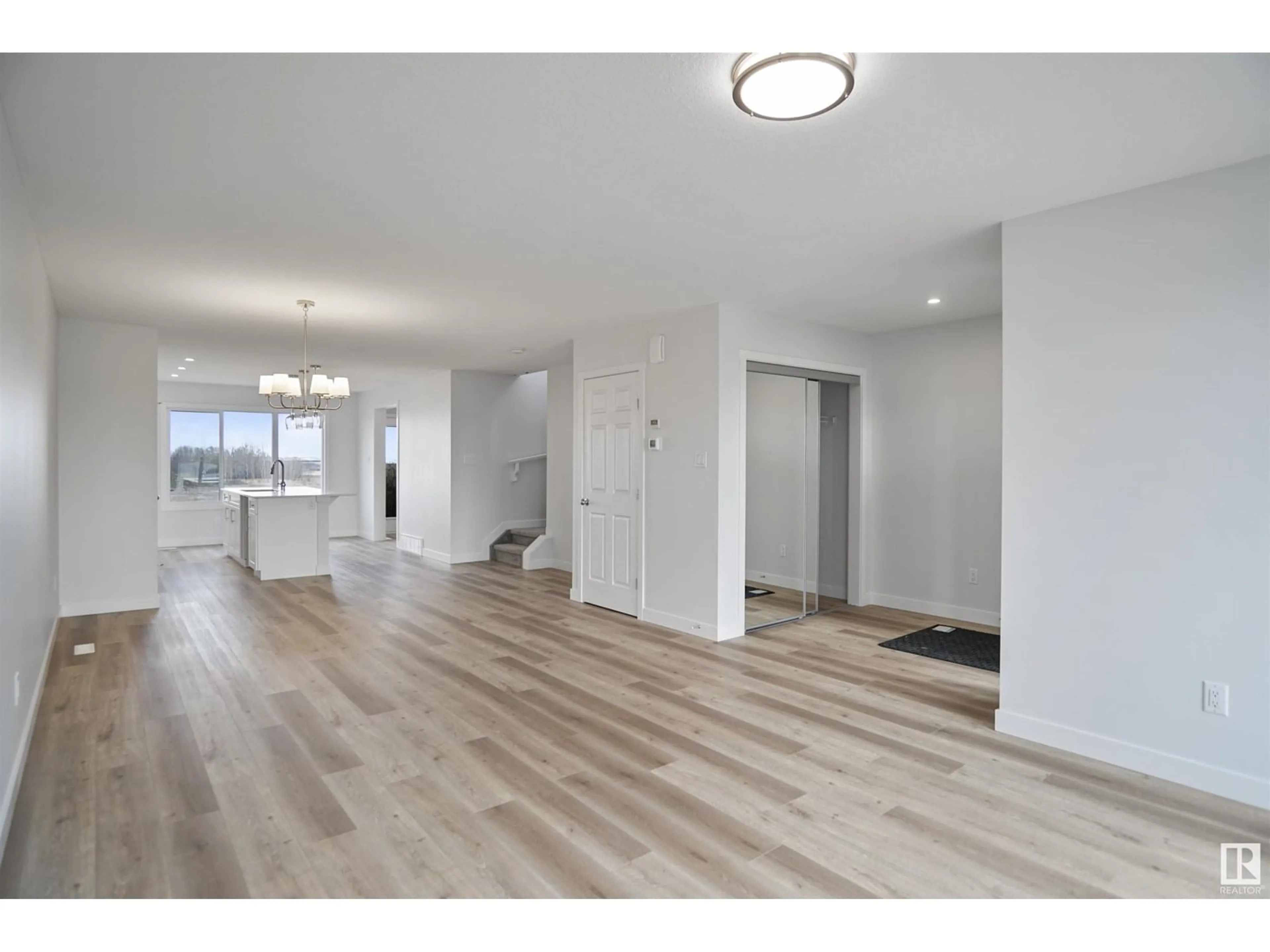 Unknown for NE - 412 176 AV, Edmonton Alberta T5Y4G1
