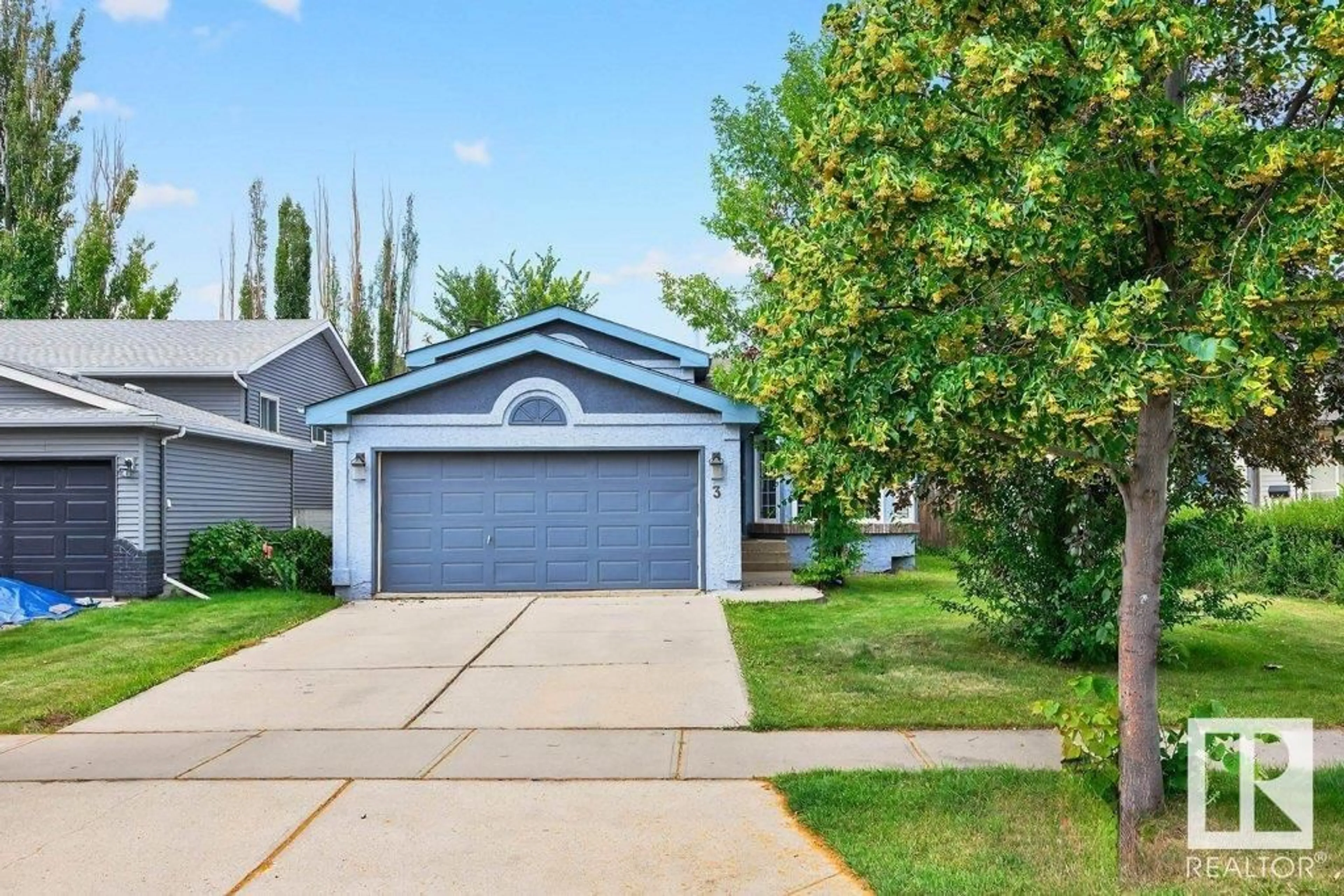 Home with vinyl exterior material, street for 3 FULTON PL, St. Albert Alberta T8N5Z8