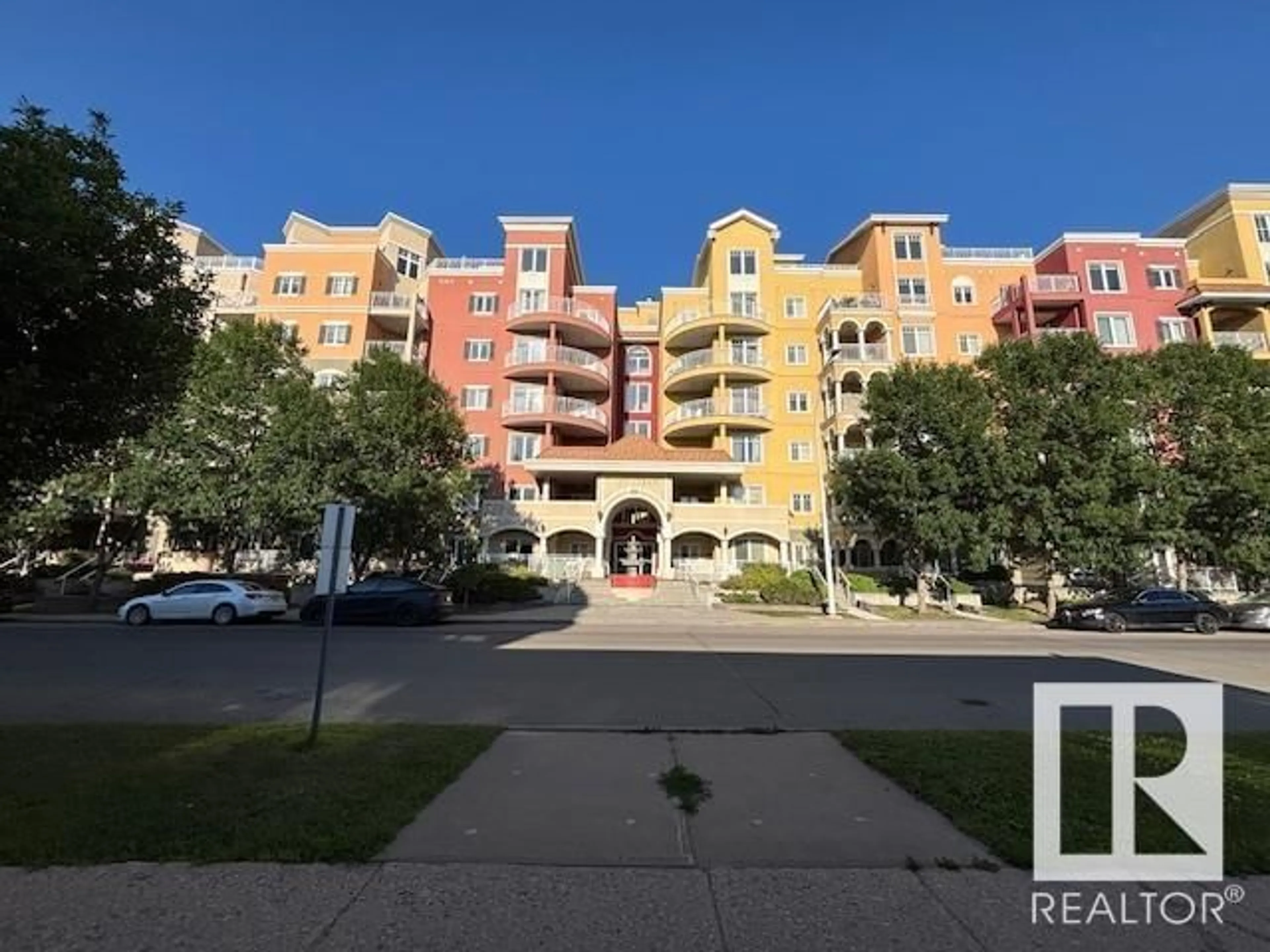 A pic from outside/outdoor area/front of a property/back of a property/a pic from drone, city buildings view from balcony for 617 - 10333 112 ST, Edmonton Alberta T5K0B4