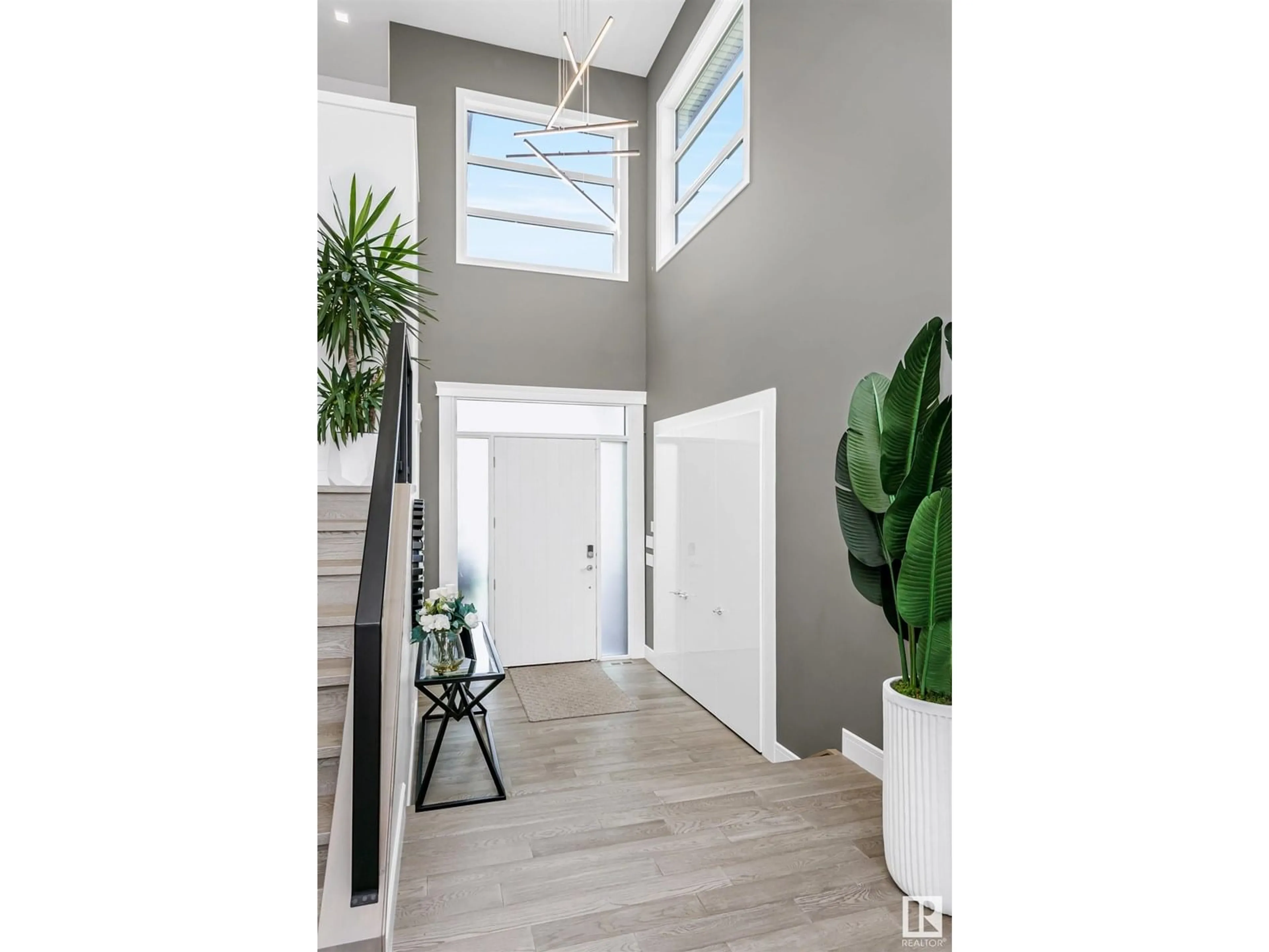 Indoor entryway for 3171 CAMERON HEIGHTS WY, Edmonton Alberta T6M0S5