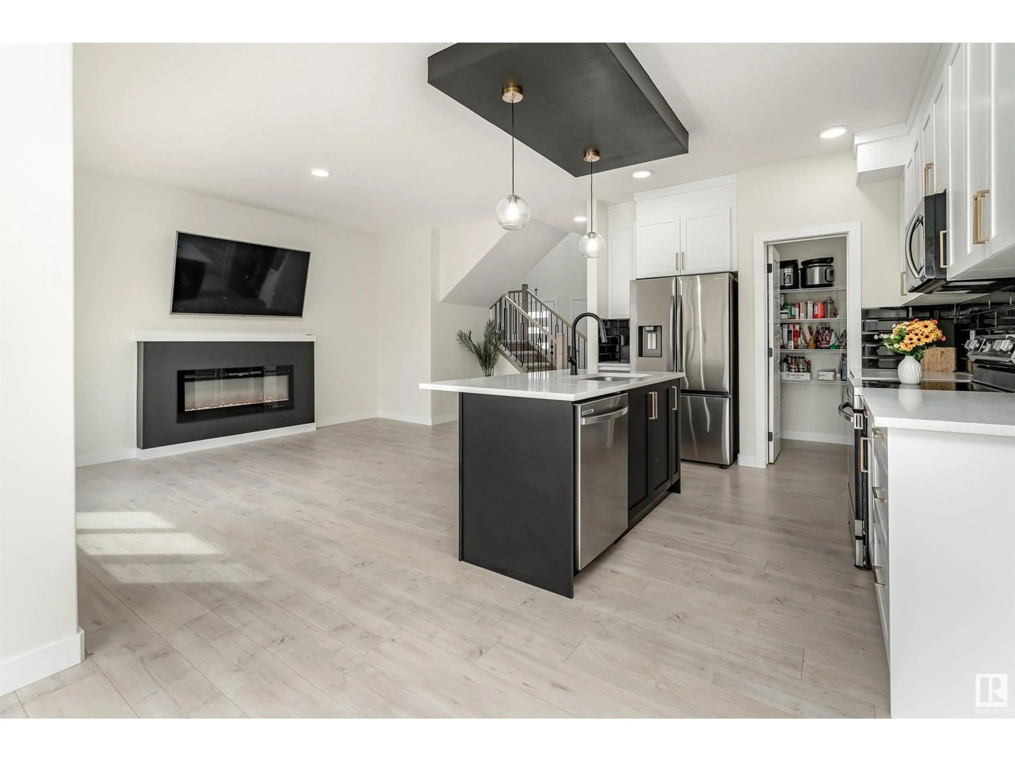 Open concept kitchen, unknown for 112 BLUFF CV, Leduc Alberta T9E1M8