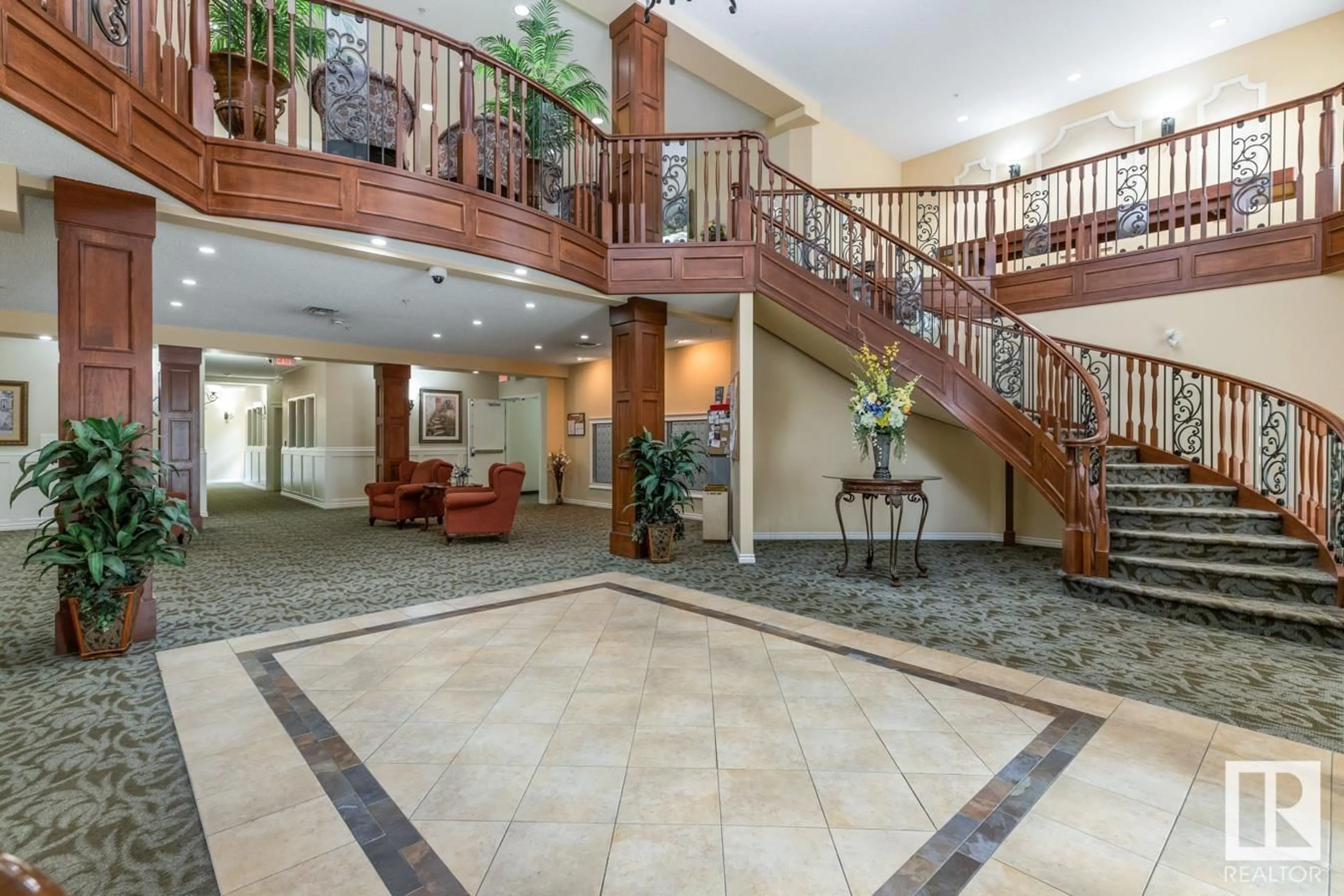 Indoor foyer for #209 - 9820 165 ST, Edmonton Alberta T5P0N3