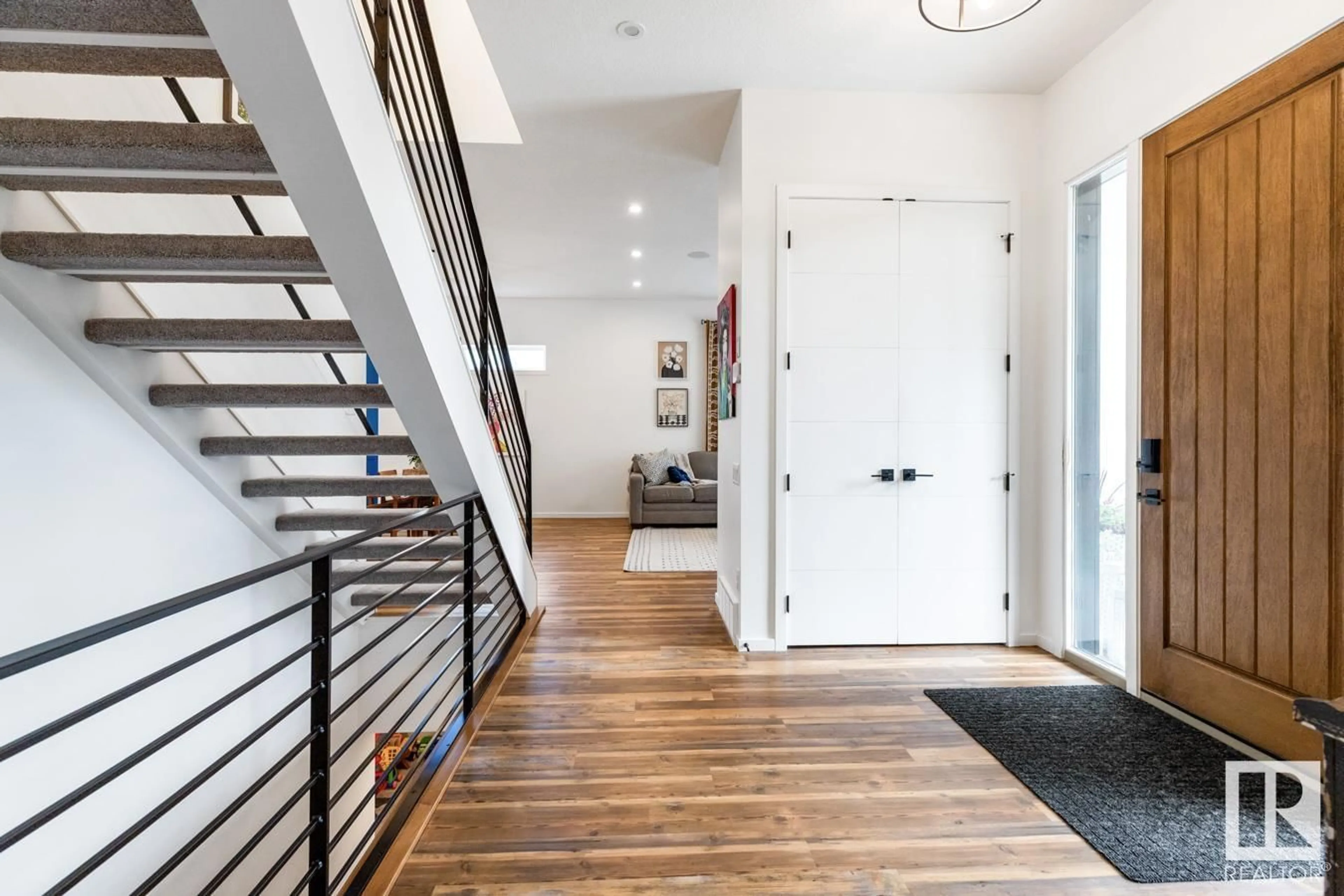 Indoor entryway for NW - 10936 139 ST, Edmonton Alberta T5M1R1
