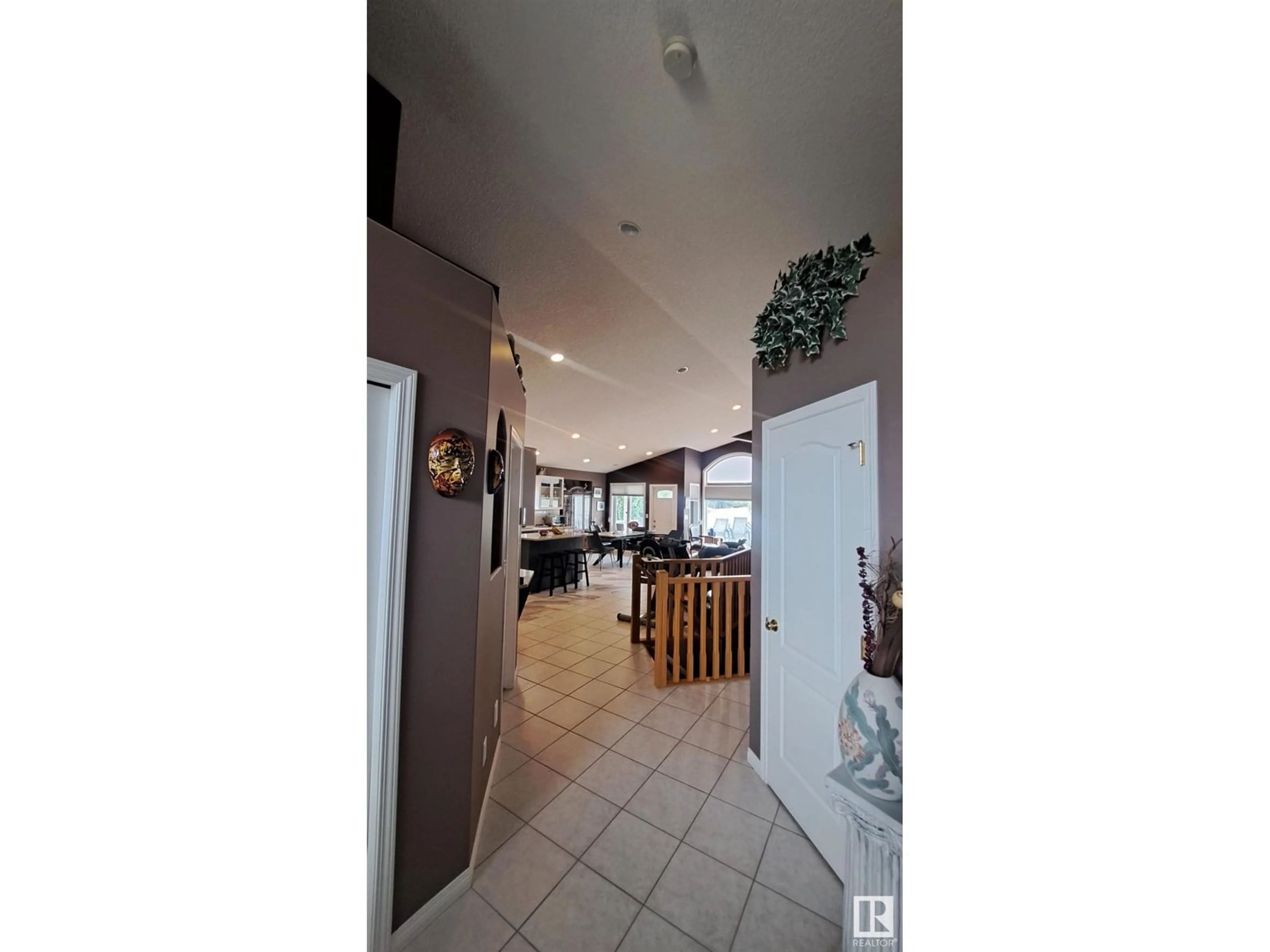Indoor foyer for NW - 10316 156 AV, Edmonton Alberta T5X6B4