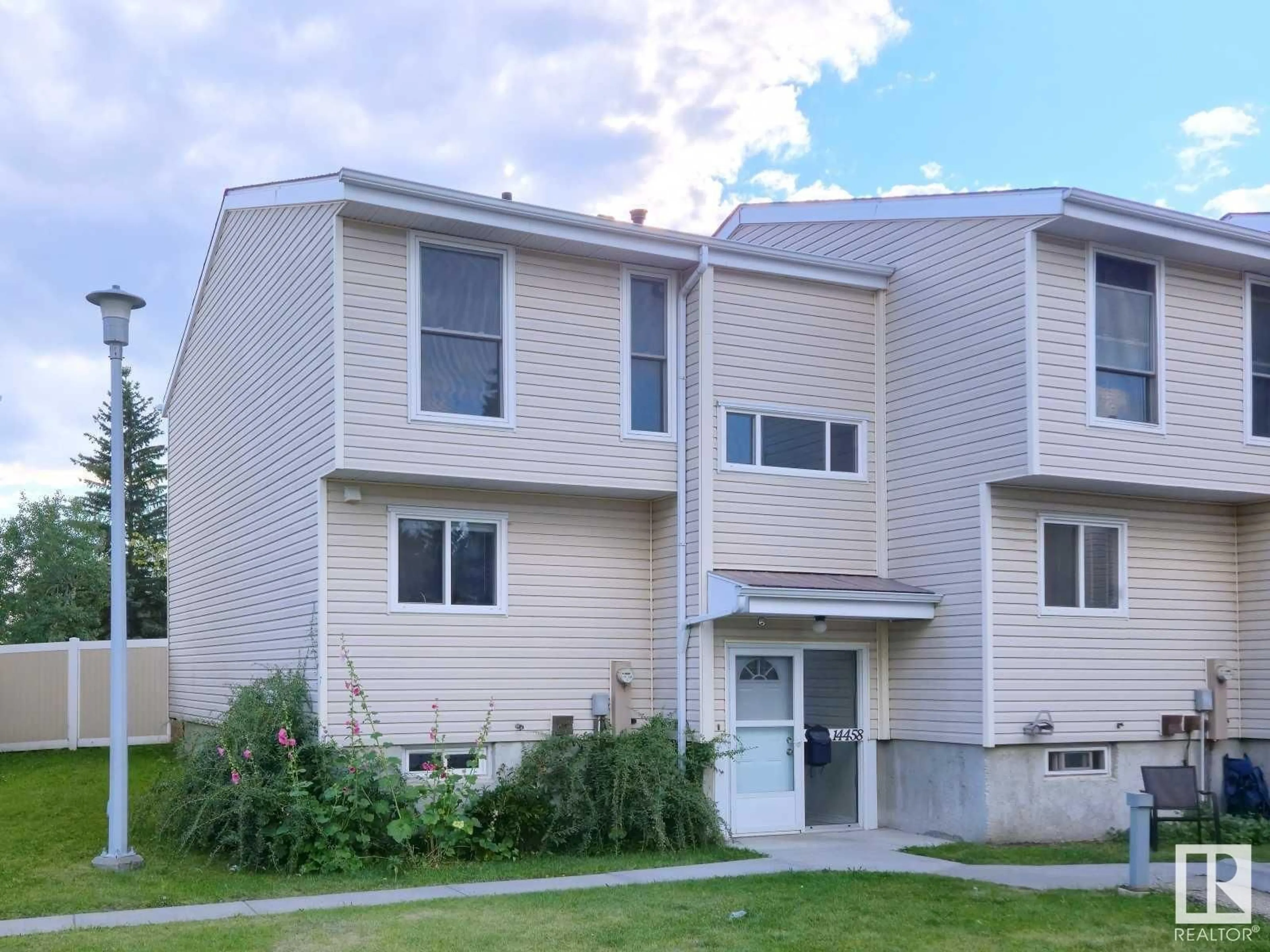 Home with vinyl exterior material, unknown for NW - 14458 56 ST, Edmonton Alberta T5A3R1