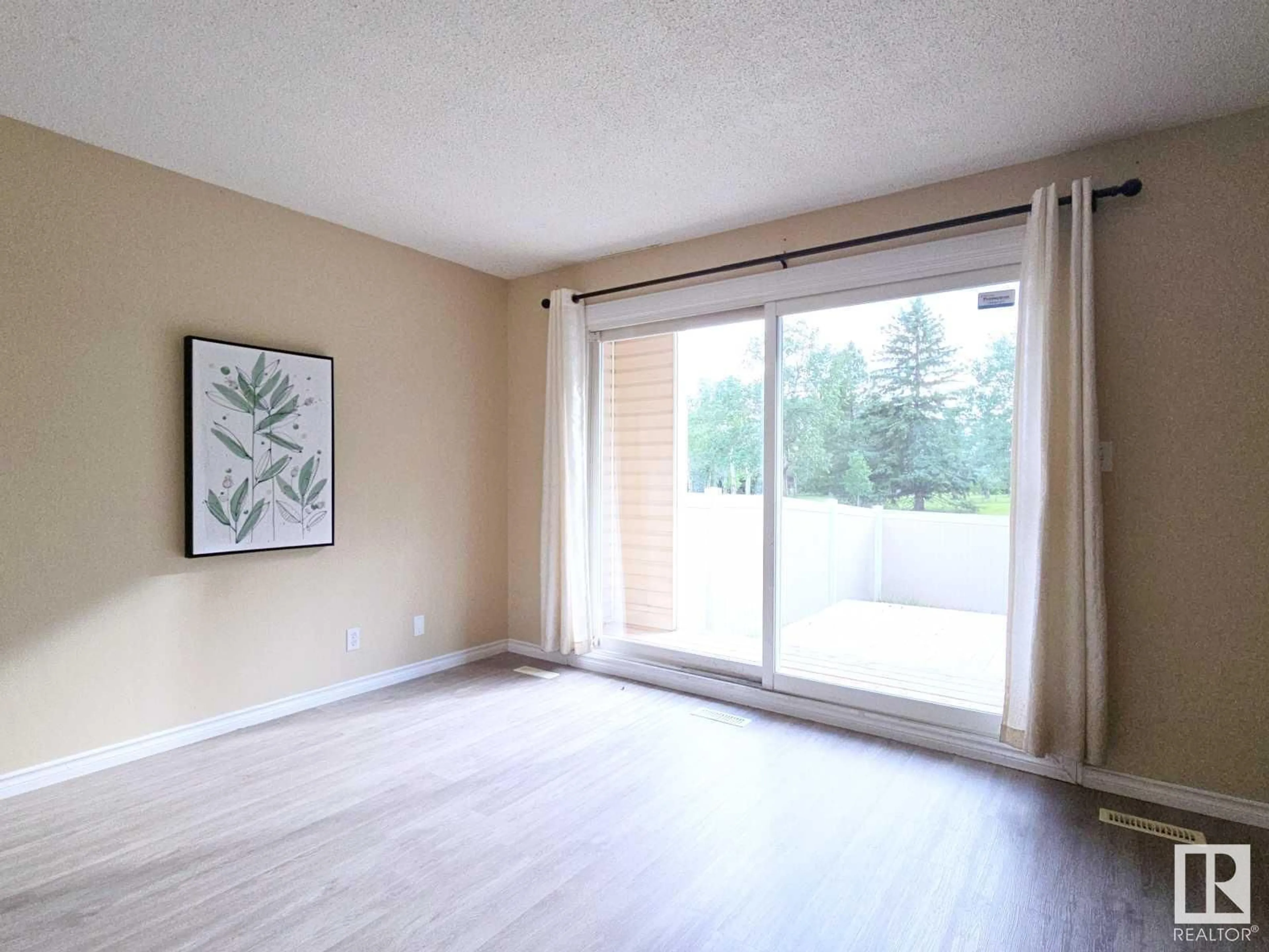 A pic of a room for NW - 14458 56 ST, Edmonton Alberta T5A3R1