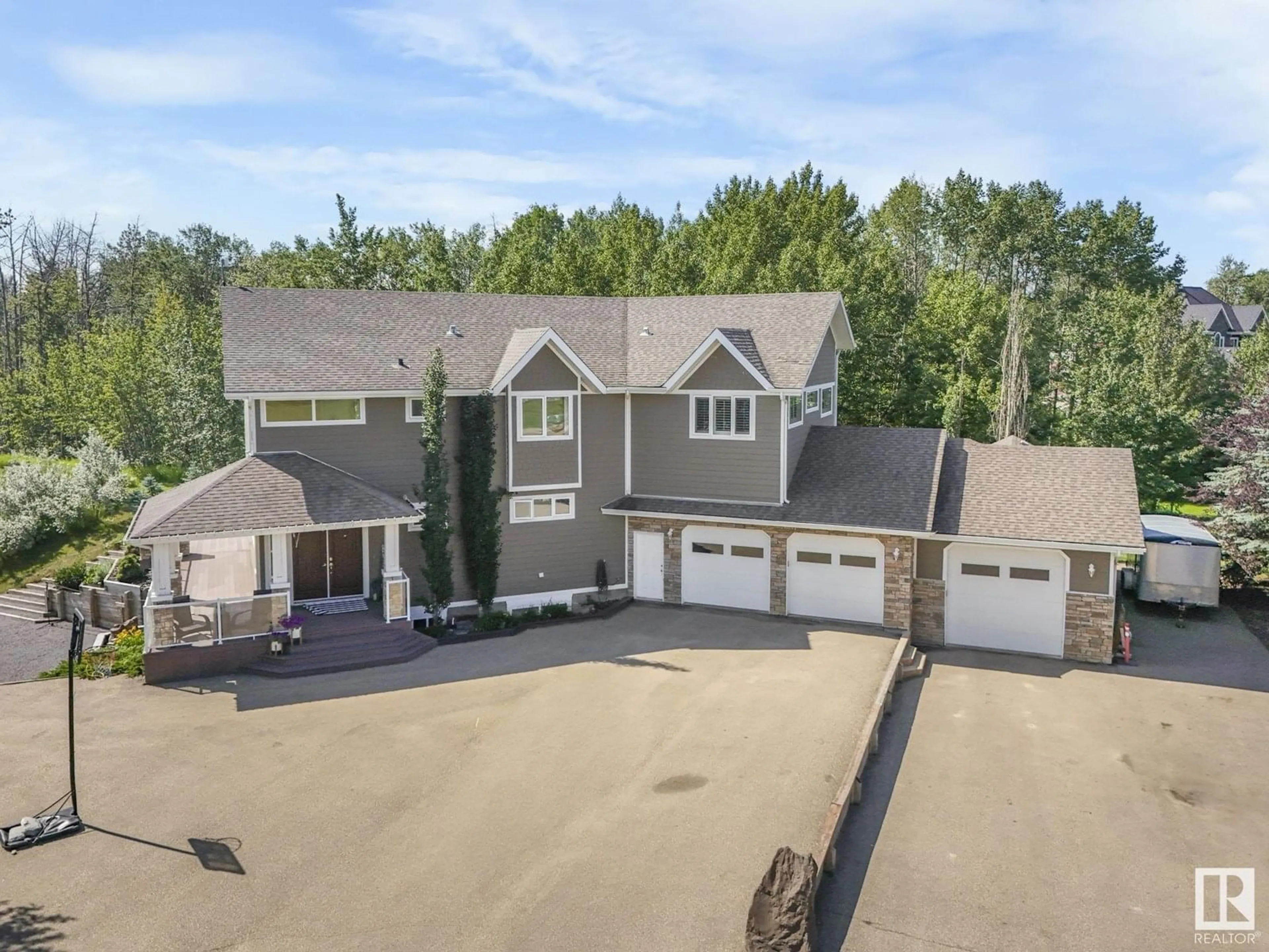A pic from outside/outdoor area/front of a property/back of a property/a pic from drone, building for 51222 RGE ROAD 260, Rural Parkland County Alberta T7Y1B1