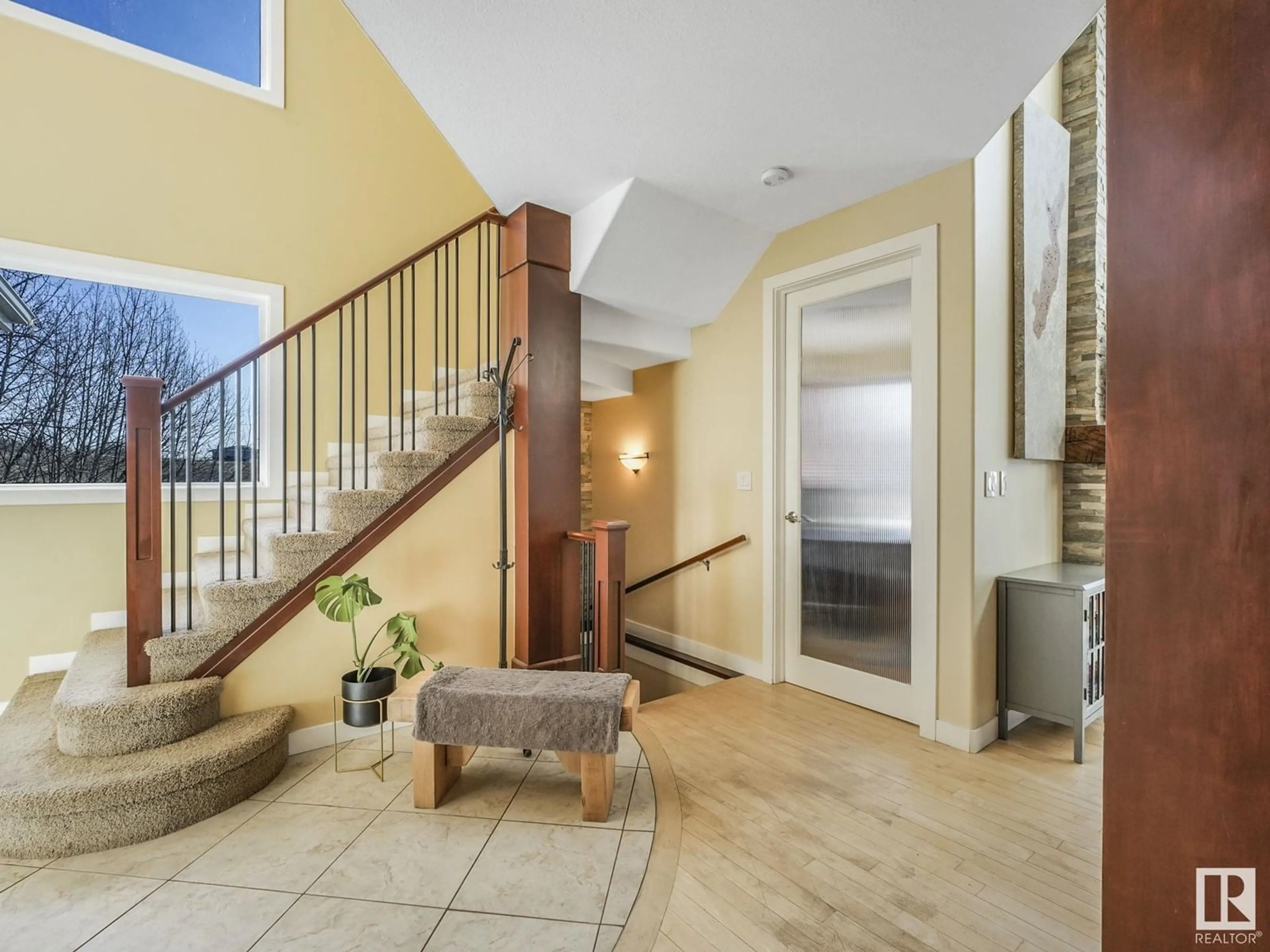 Indoor entryway for 51222 RGE ROAD 260, Rural Parkland County Alberta T7Y1B1